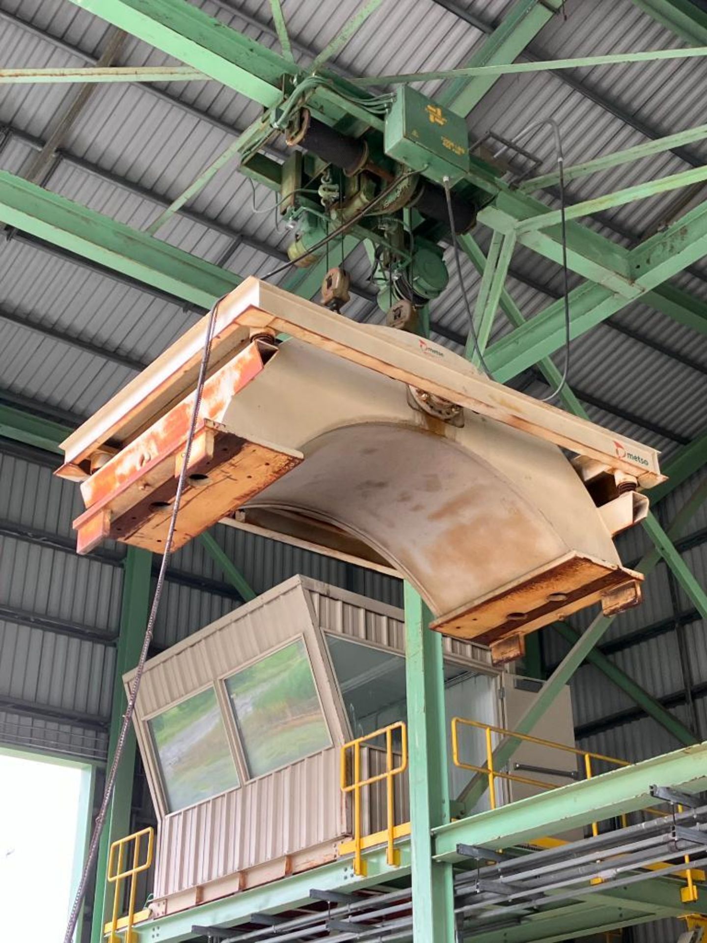 OVERHEAD RAILCAR SHAKER, METSO BRAND, 6-TON CAP., W/ JOY UNLOADING FEEDER, MODEL BF-7-0-1135, S/N 14 - Image 2 of 8