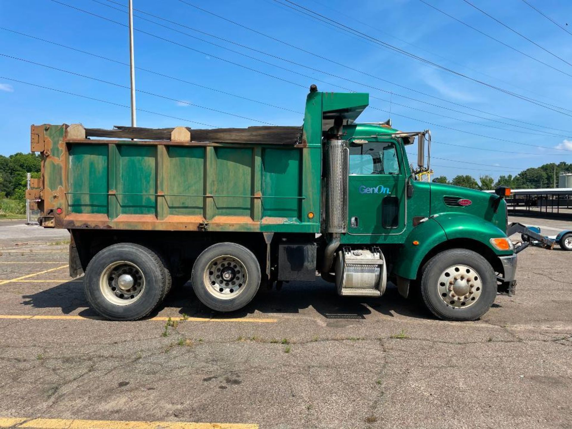 2005 PETERBILT T/A DUMP TRUCK, MODEL 335, VIN 2NPLHD7XX5M865948, 84,355 MILES, CATERPILLAR C7 ENGINE - Image 3 of 6