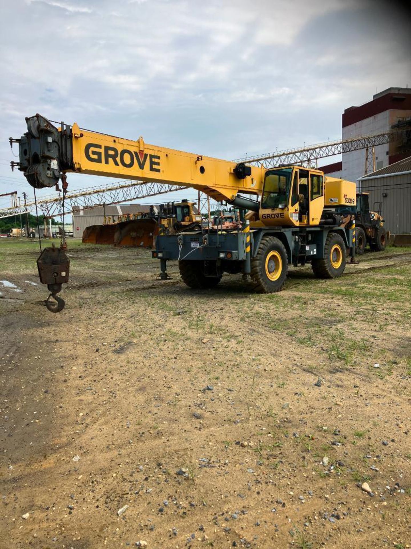 2010 GROVE RT 530E-2 ROUGH TERRAIN CRANE, S/N 226387, 241'' JIB ARM BOOM EXTENSION, 150' HEIGHT CAPA - Image 2 of 25