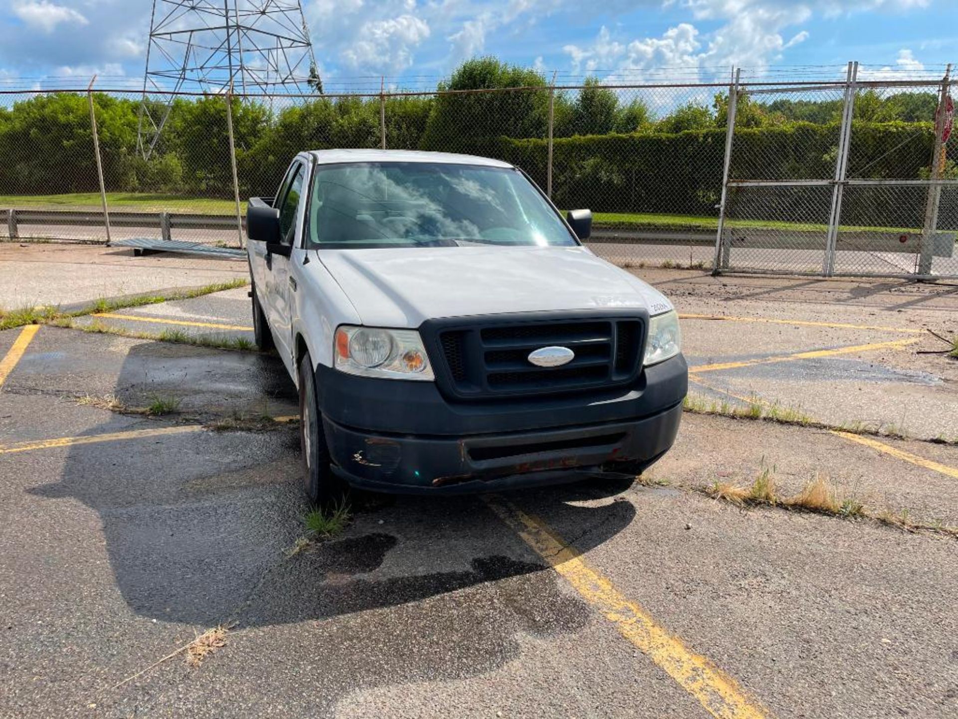 2006 FORD F-150 XL EXTENDED CAB PICKUP TRUCK, 4.2 L ENGINE, AUTOMATIC TRANSMISSION, VINYL SEATS, LON - Image 2 of 7