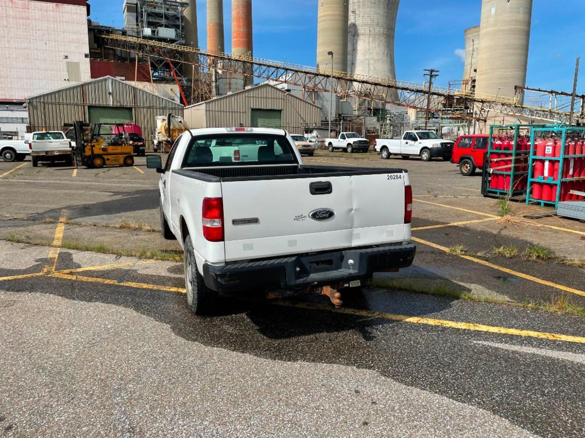 2006 FORD F-150 XL EXTENDED CAB PICKUP TRUCK, 4.2 L ENGINE, AUTOMATIC TRANSMISSION, VINYL SEATS, LON - Image 4 of 7