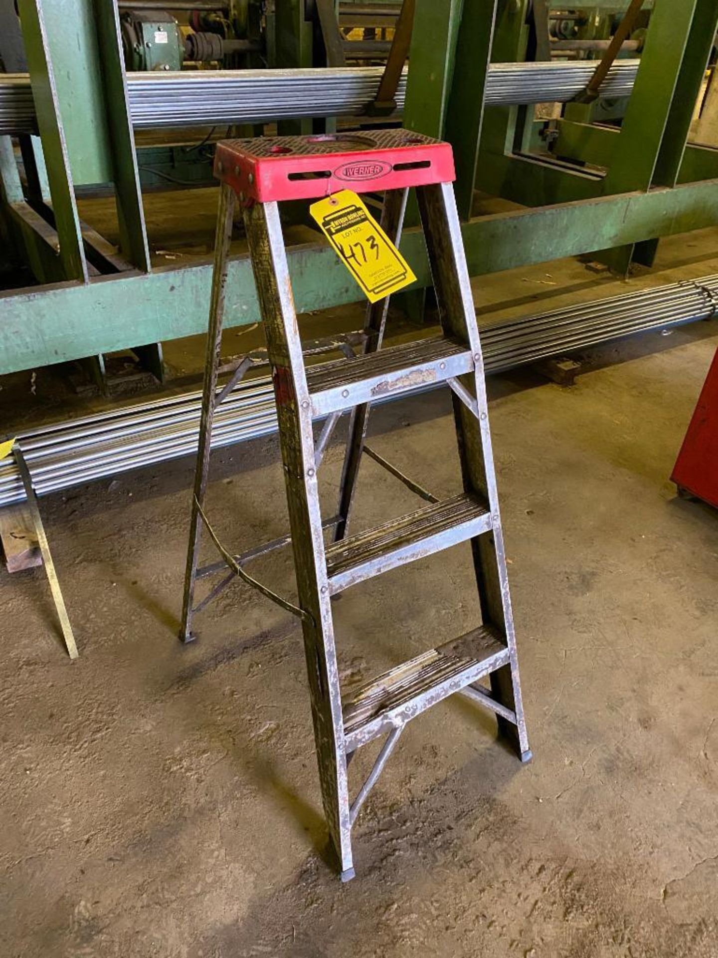 WERNER 4' LADDER & WHEELBARROW