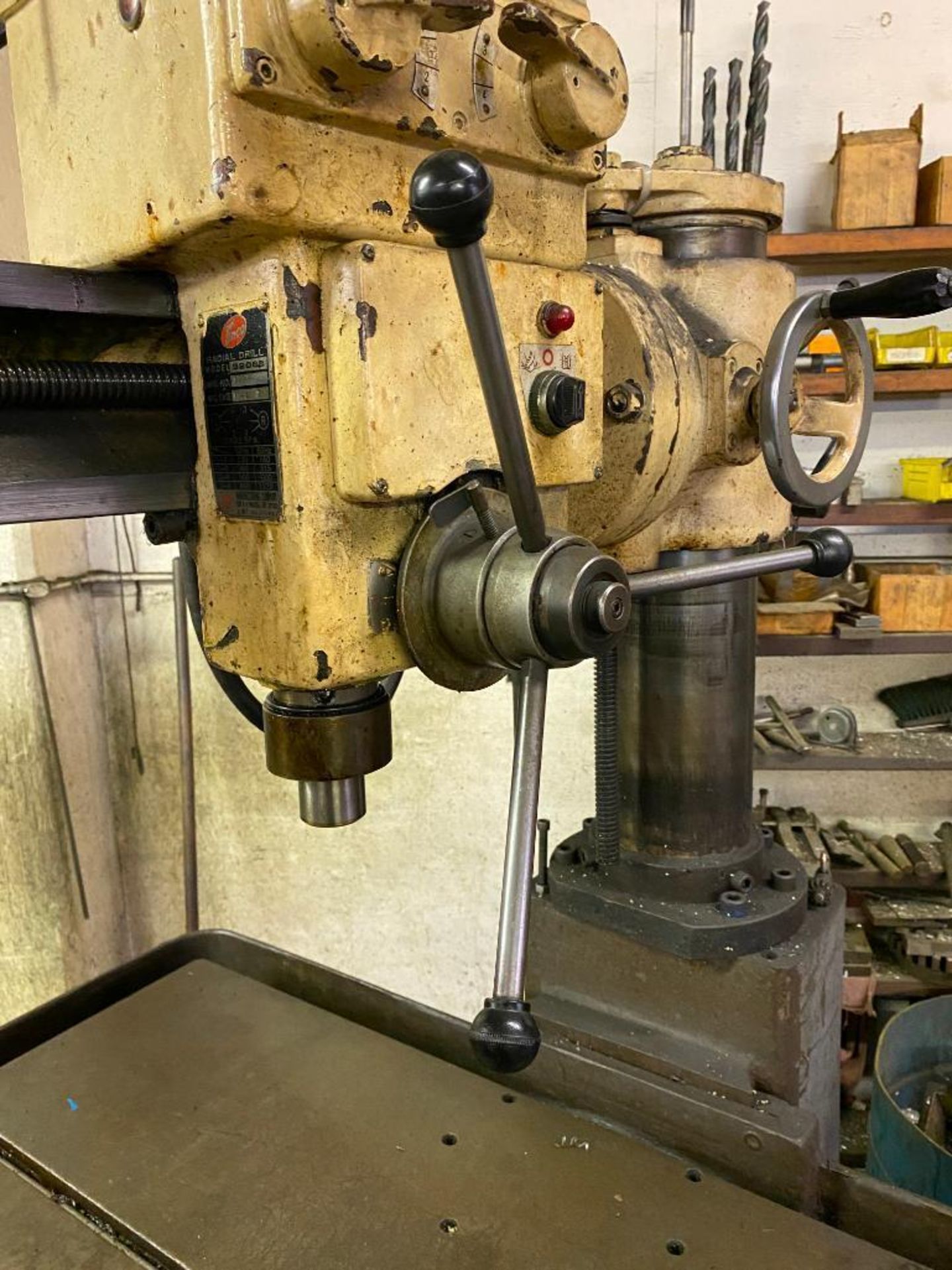 ENCO RADIAL ARM DRILL, MODEL 92065, 20" ARM, 6" COLUMN, 44" X 25" TABLE, S/N 1963, KNEE BED - Image 2 of 4