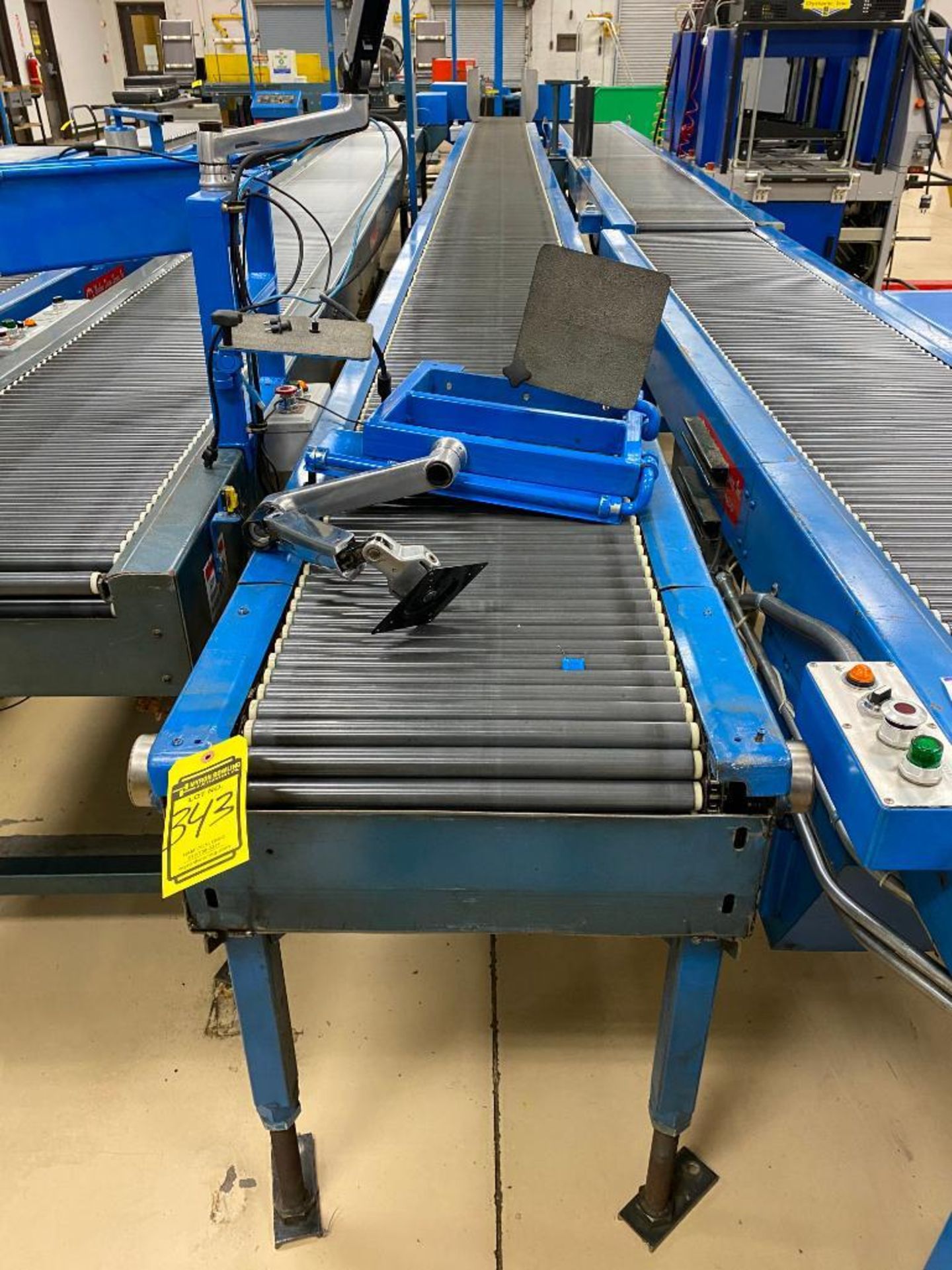 32' X 18" NOLAN POWER ROLLING CONVEYOR