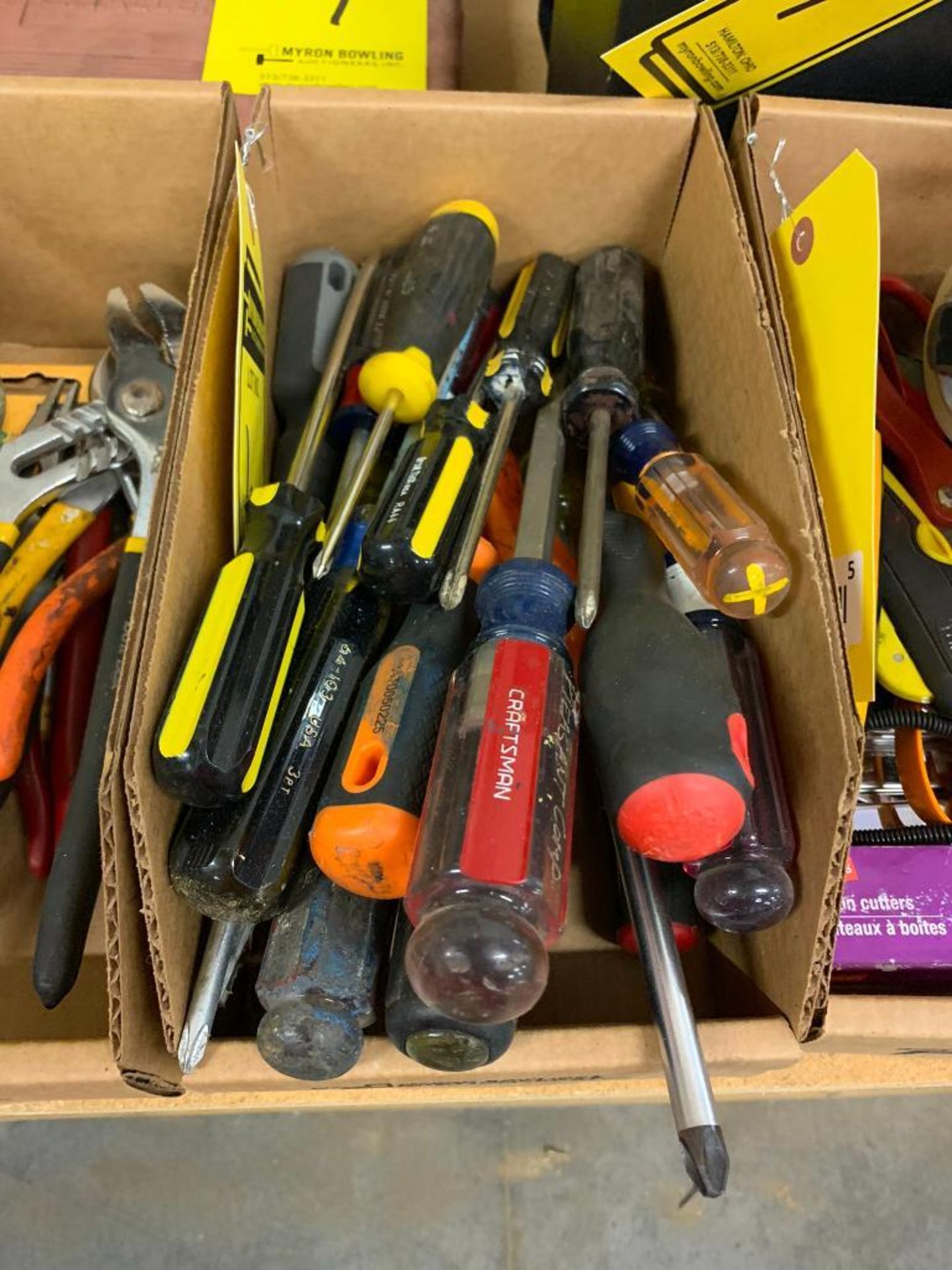 BOX W/ SCREWDRIVERS