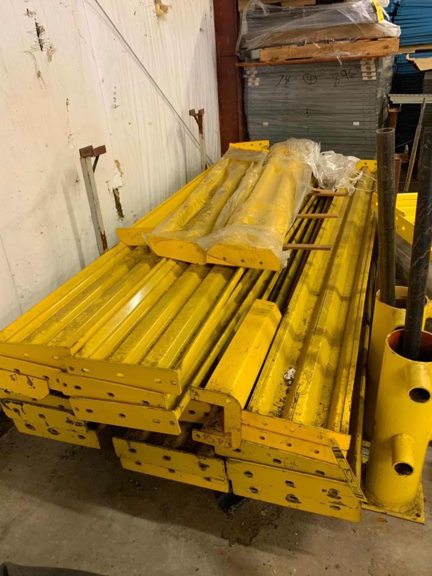 ASSORTED YELLOW GUARDRAIL