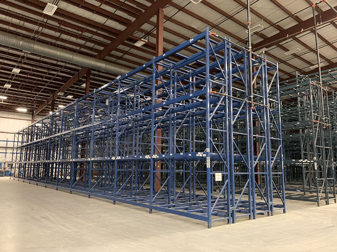 600,000 Sq. Ft. Distribution Center - 1,800+/- Bays Pallet Racking, Material Handling & Maintenance Shop Equipment