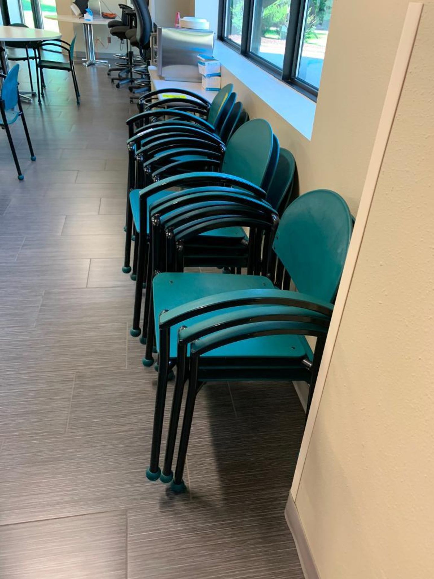 (150) GREEN CAFETERIA CHAIRS