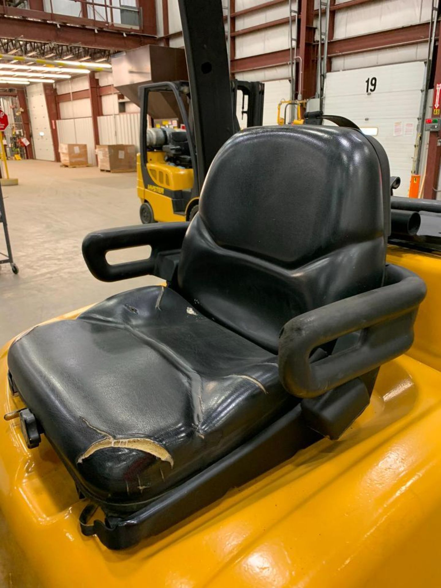 2005 YALE 5,000 LB. CAP. LPG FORKLIFT, MODEL GLC050VXN, S/N A910V01638C, MAX. LOAD HT. 189", SIDESHI - Image 8 of 10