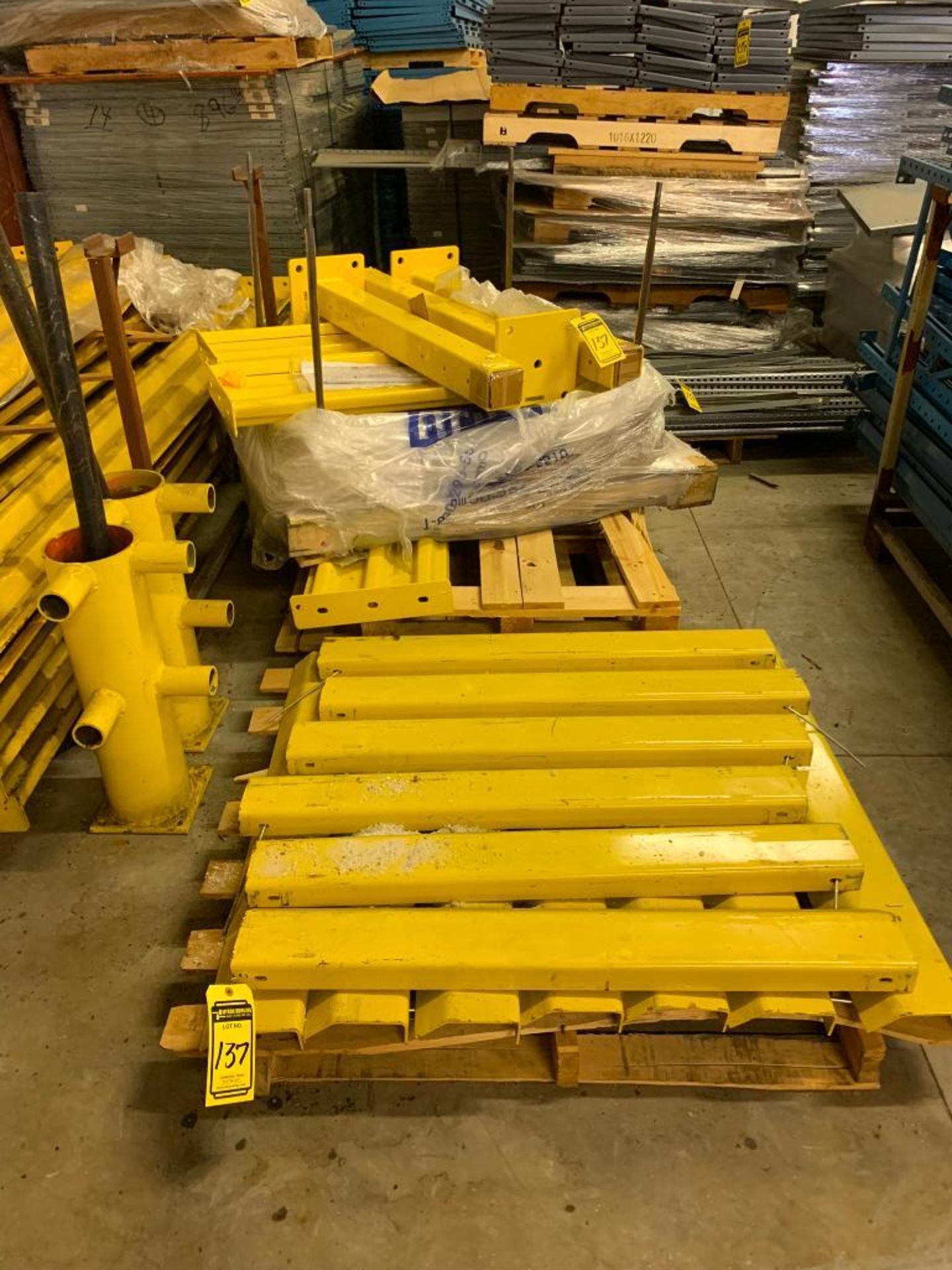 ASSORTED YELLOW GUARDRAIL - Image 2 of 2