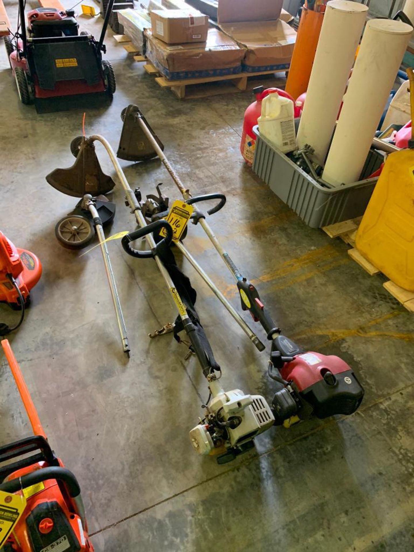 (2) GAS POWERED WEED EATERS: SOUTHLAND XT, 30 CC, & ECHO GT-2000 SB W/ EDGER ATTACHMENT