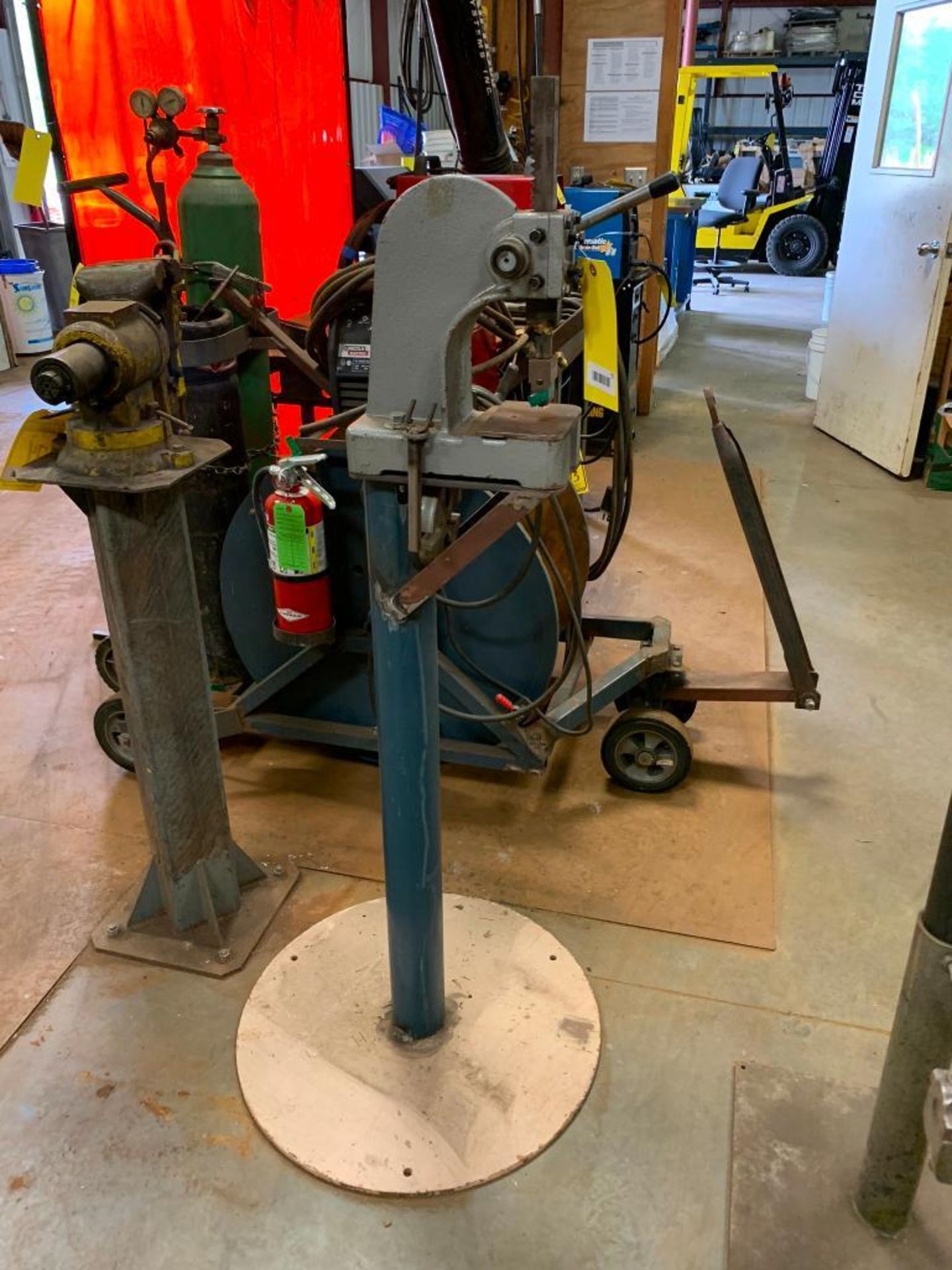 PEDESTAL MOUNTED ARBOR PRESS