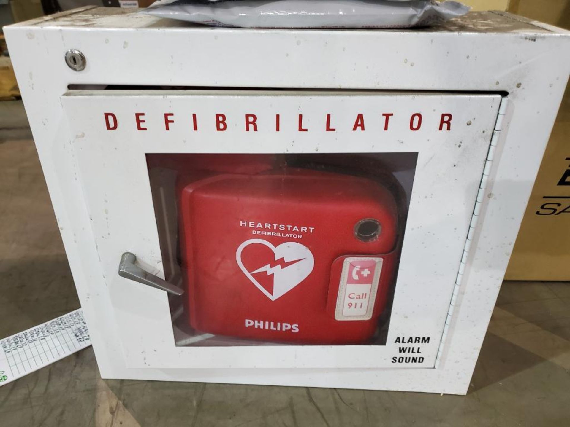 PALLET OF (2) DEFIBRILLATORS, SAFETY GLASS, GLOVES, HARD HATS W/ SHIELDS, & MORE - Image 3 of 8