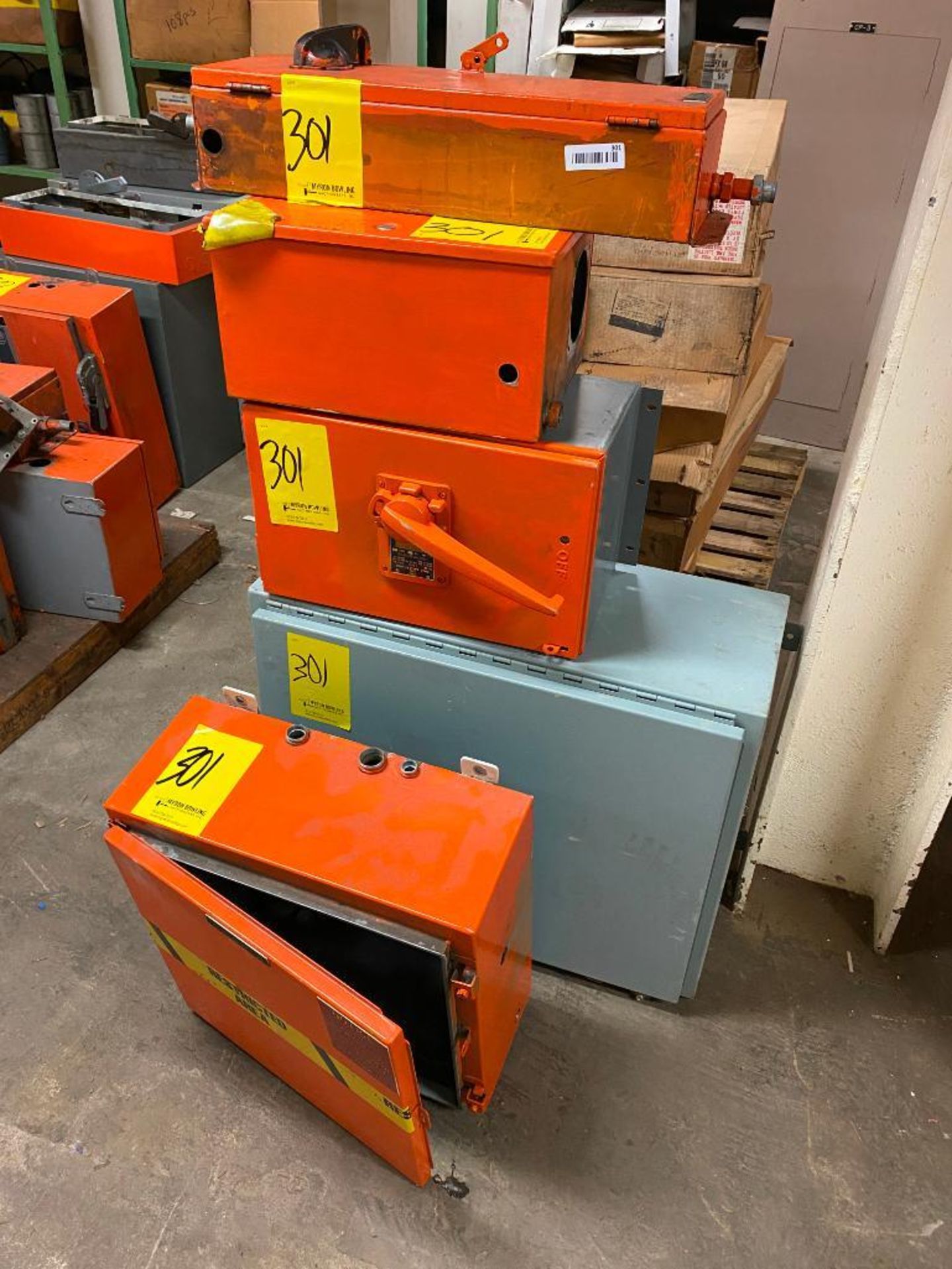 SQUARE D SAFLEX UNIT & (5) ELECTRICAL BOXES