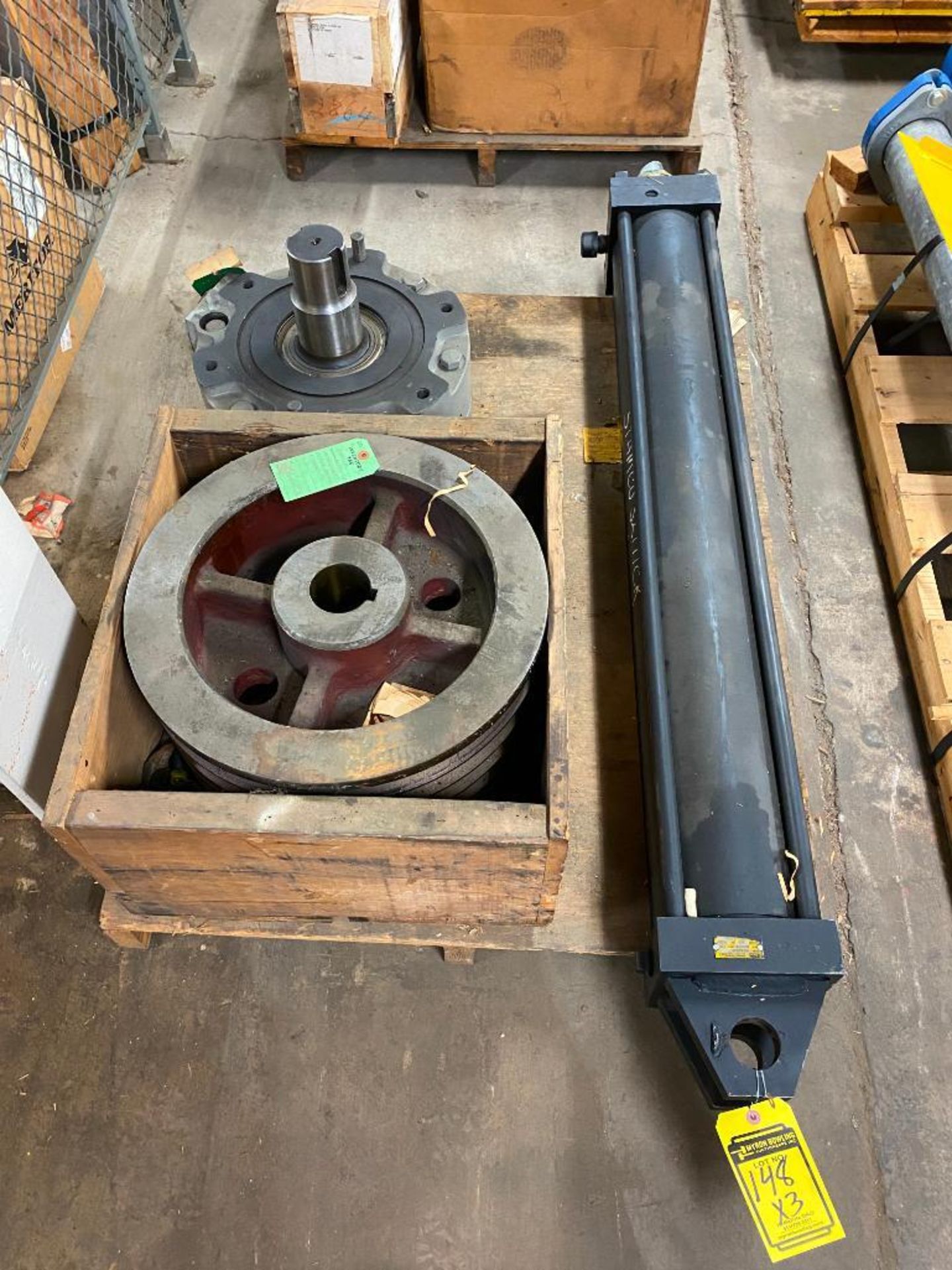 (3) LARGE HYDRAULIC CYLINDERS, MOTOR SHEAVE, ROLLERS, HYDRAULIC MOTOR - Image 2 of 3