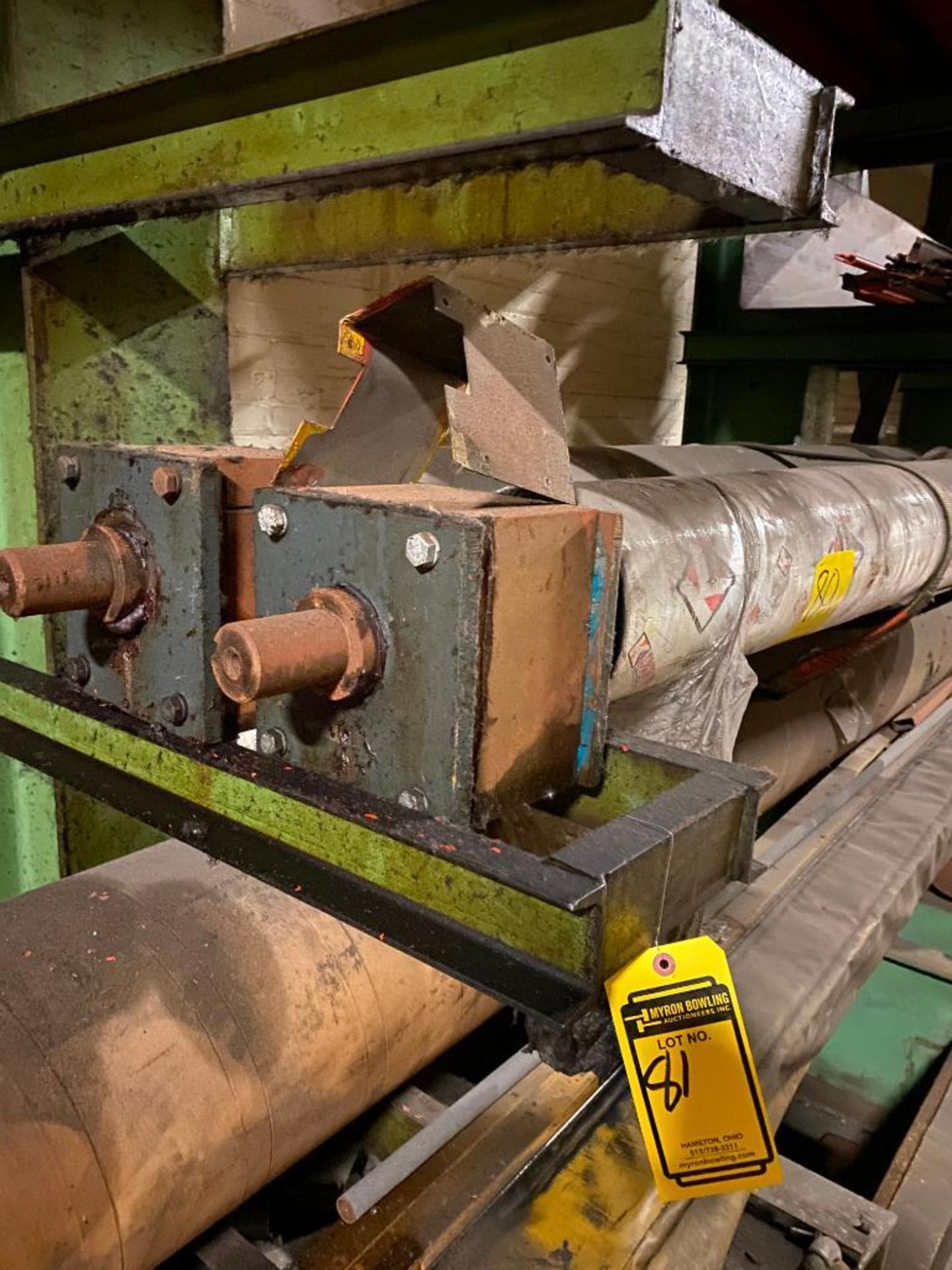 CANTILEVER RACK CONTENT: 2' SHEAR BLADES IN STEEL CONTAINER, CONDUCTOR BARS, CRANE PARTS - Image 4 of 4