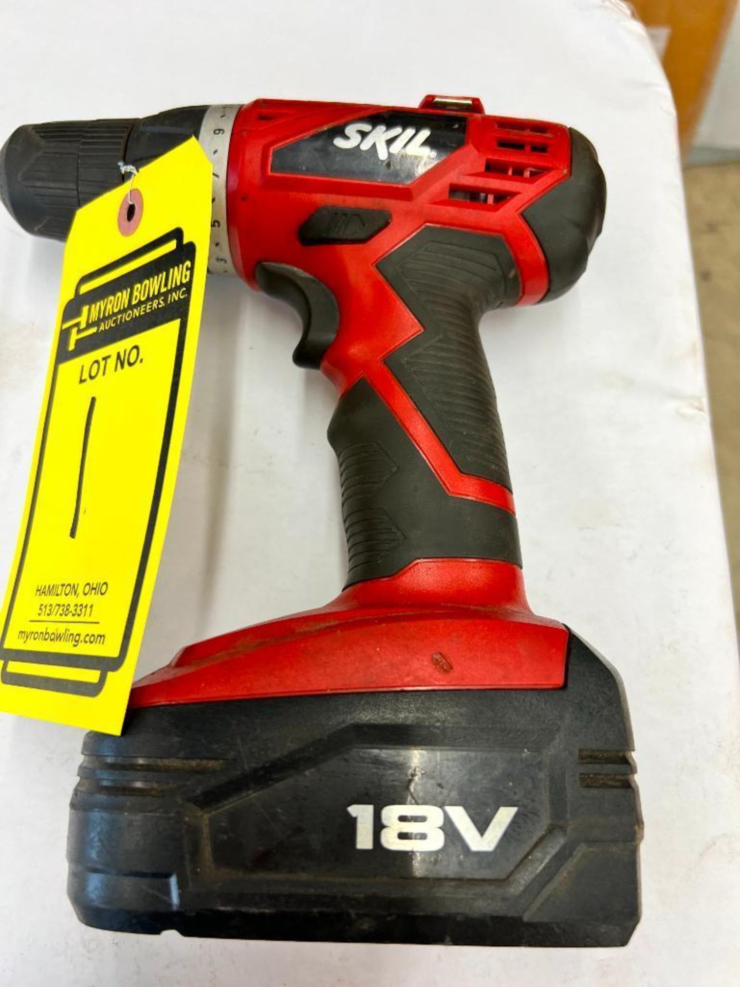 BLACK & DECKER 18V DRILL, MODEL GC01800, TYPE TWO, W/ 18V BATTERY, MODEL HP818, (1) SKIL 18V DRILL W - Image 2 of 3