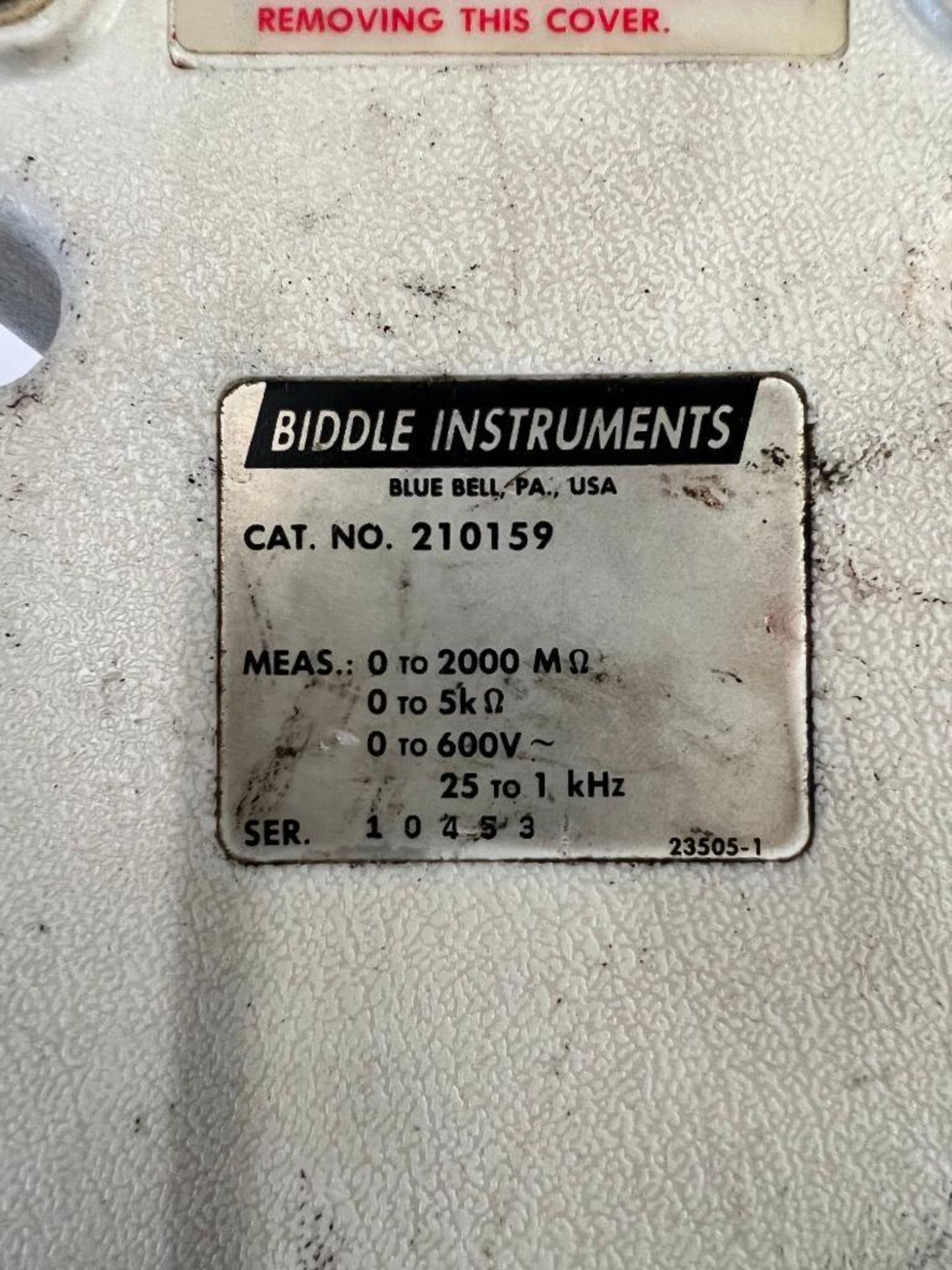 BIDDLE INSTRUMENTS HAND CRANK INSULATION TESTER, CAT. NO. 210159, S/N 10453, MEASURES: 0 - 2000 M, 0 - Image 3 of 3