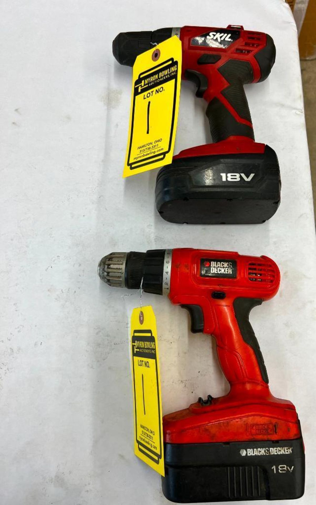 BLACK & DECKER 18V DRILL, MODEL GC01800, TYPE TWO, W/ 18V BATTERY, MODEL HP818, (1) SKIL 18V DRILL W