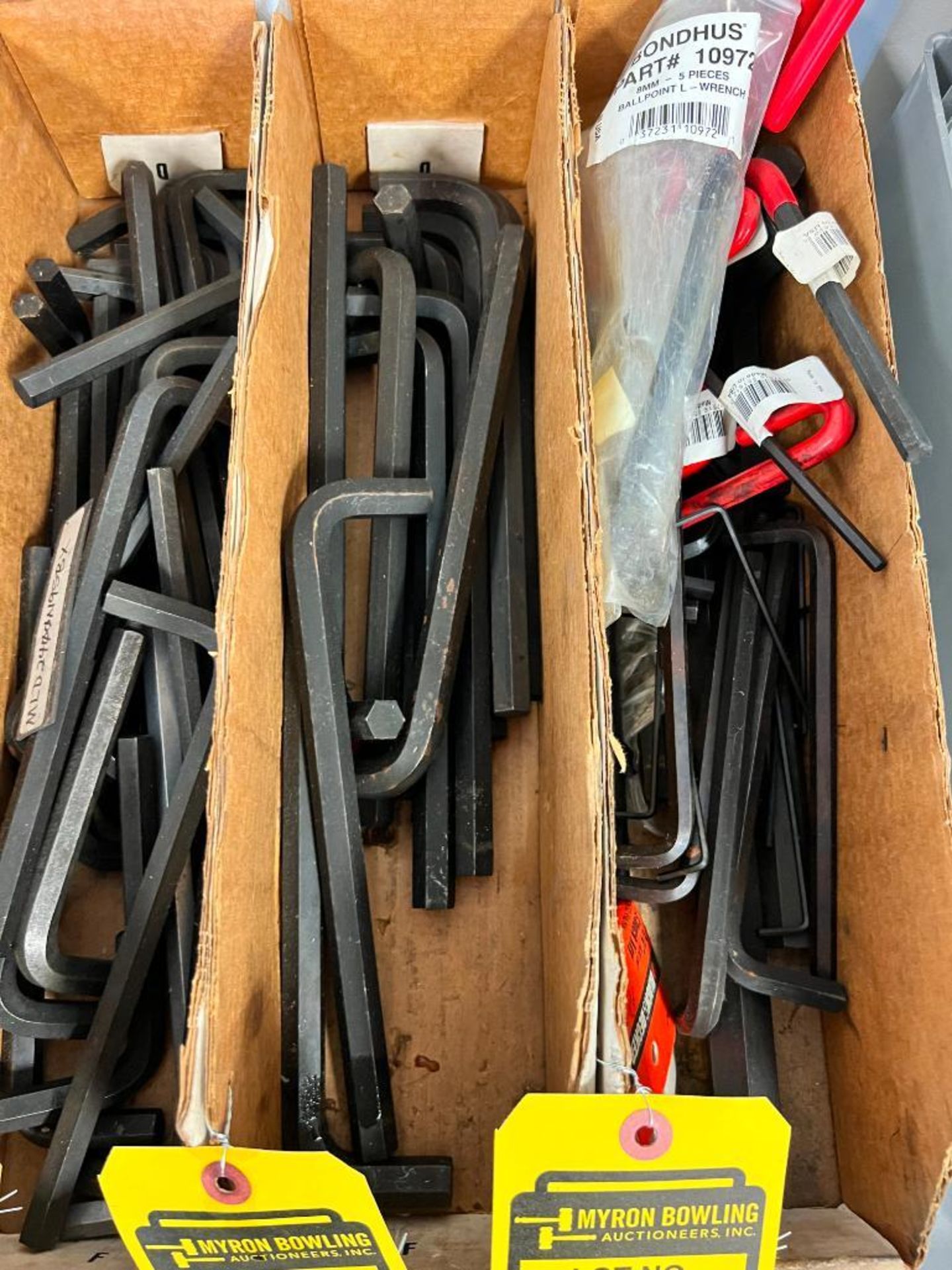 ASSORTED SIZE ALLEN WRENCHES