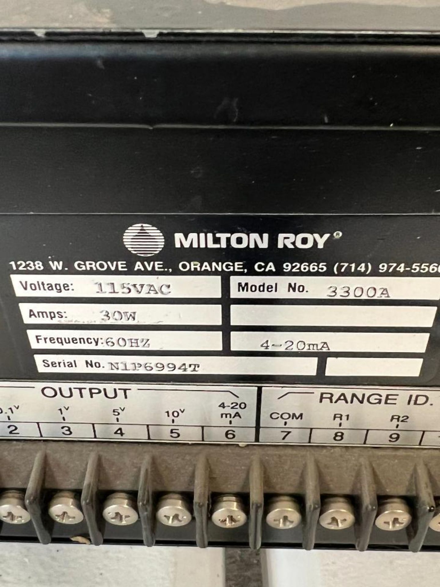 MILTON ROY INFRARED GAS ANALYZER, MODEL 3300A, S/N N1P6994T, 115 VAC, AMPS: 30W, 60 HZ - Image 3 of 3