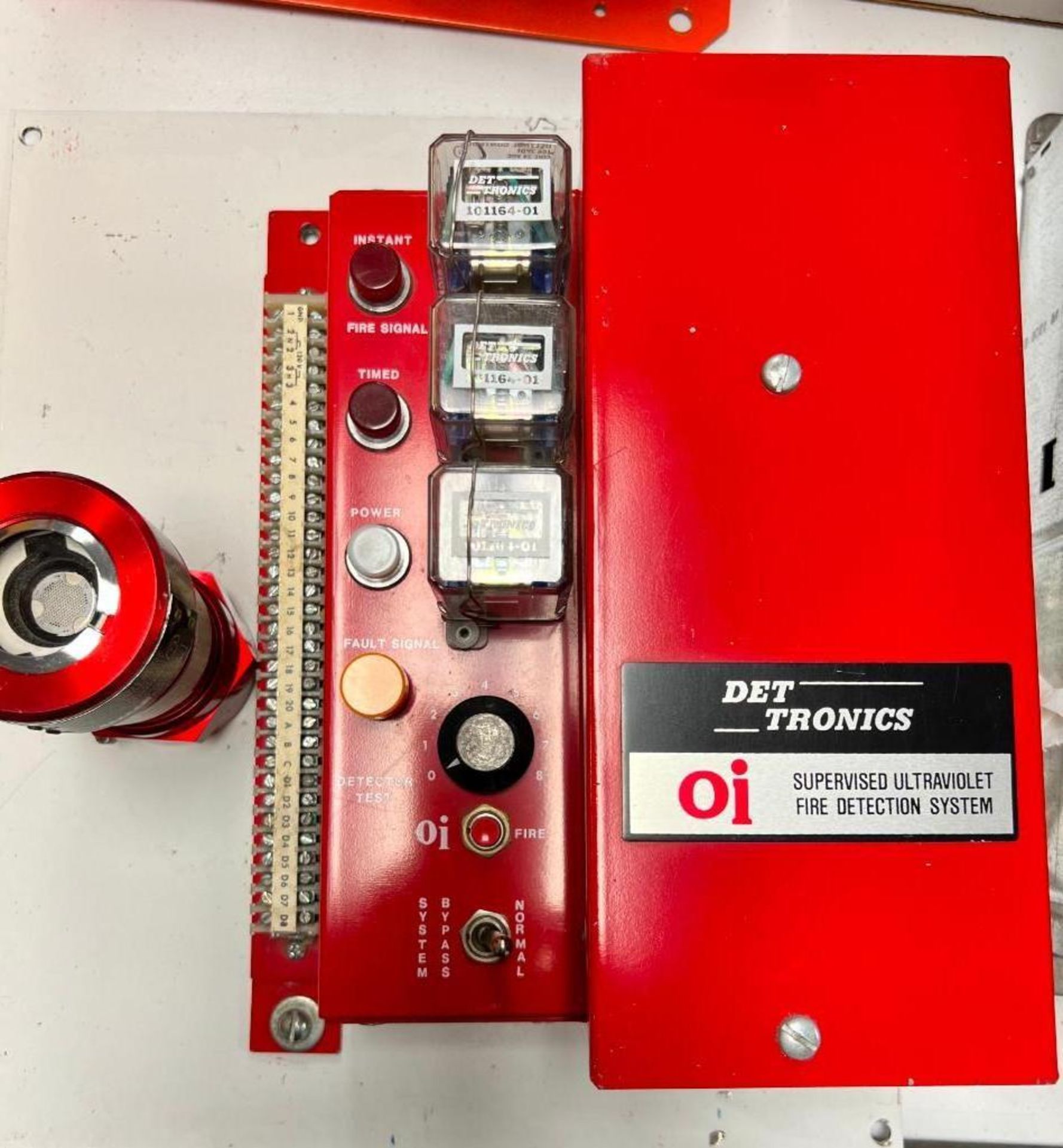 DET TRONICS OI SUPERVISED ULTRAVIOLET FIRE DETECTION SYSTEM