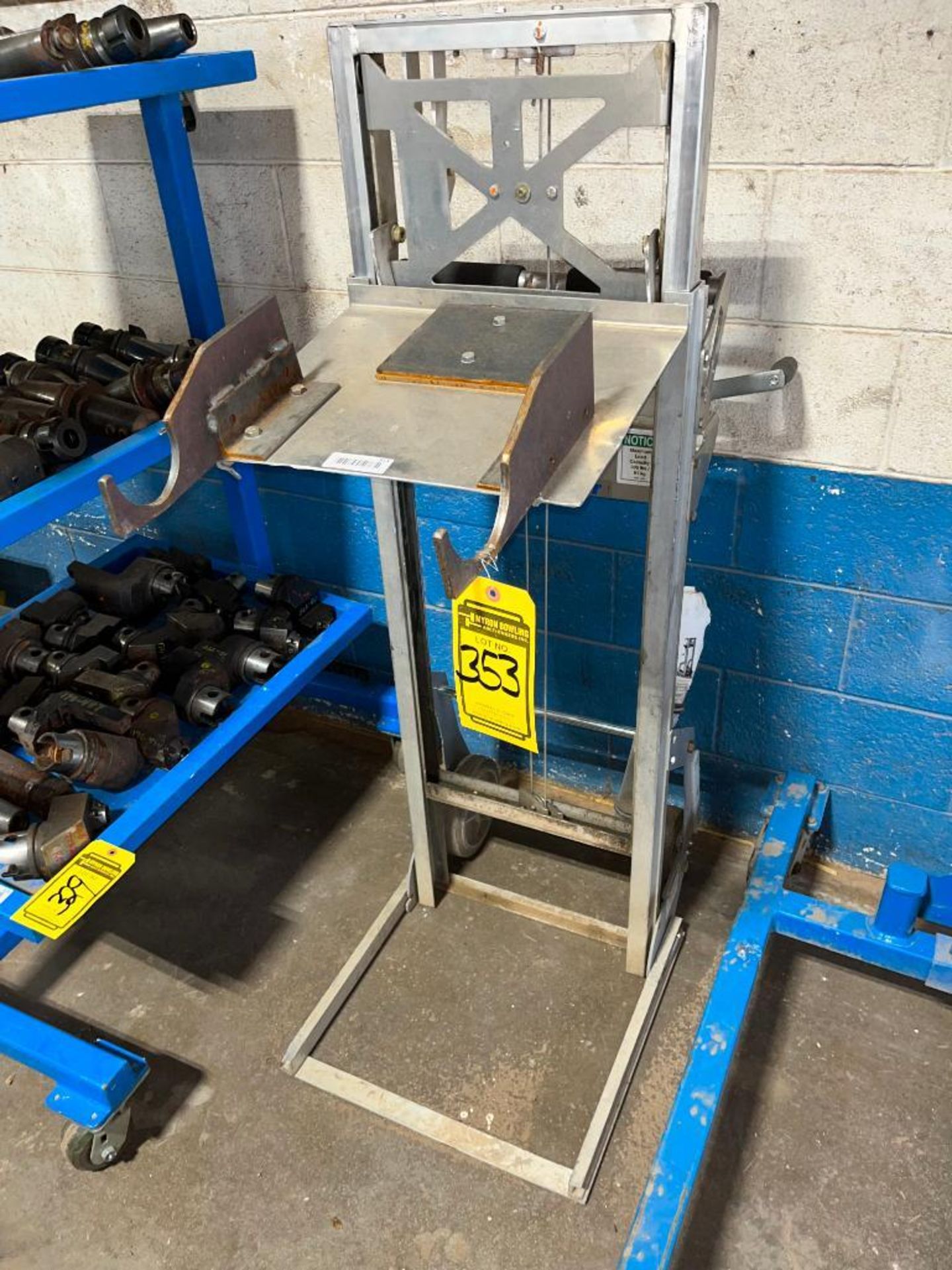 Genie Load Lifter