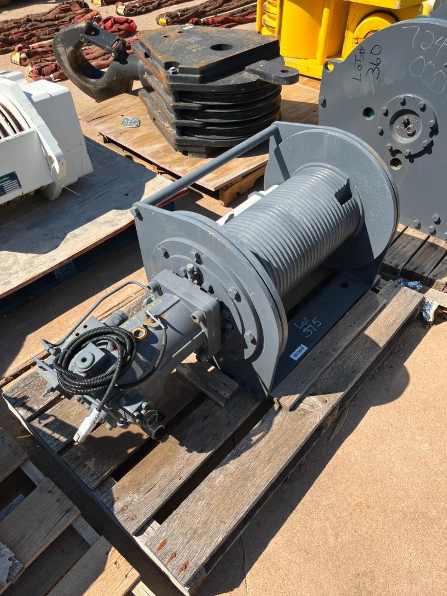 Brevini Hydraulic Winch, s/n 02915967, Family NBL045-1/4,5GD16LL02/35.4/SH9V115 270P, Item B0015281 - Image 2 of 2