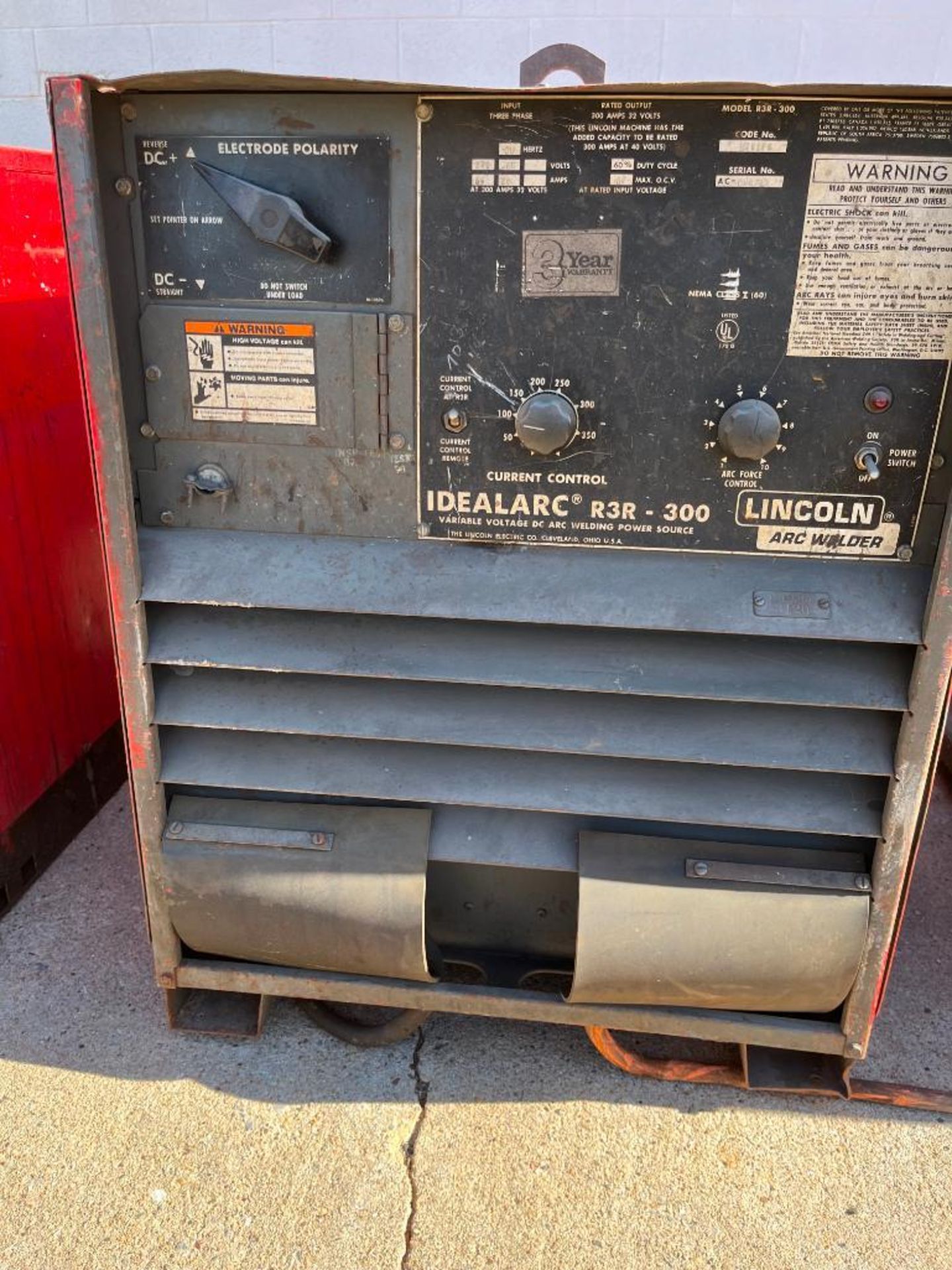 Lincoln Idealarc R3R-300 Variable Voltage DC ARC Welding Power Source - Image 2 of 3