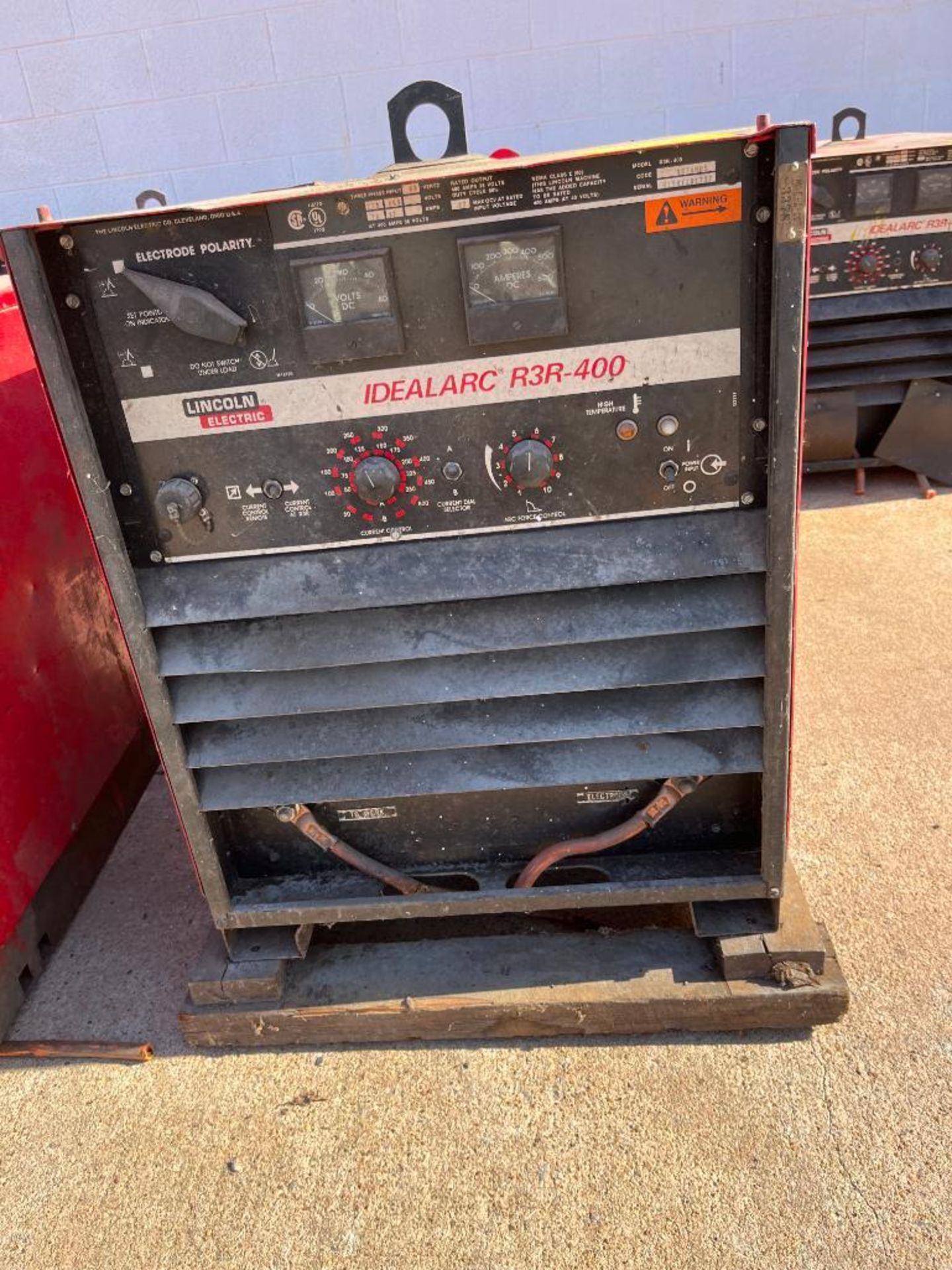 Lincoln Idealarc R3R-400 Variable Voltage DC ARC Welding Power Source - Image 2 of 2