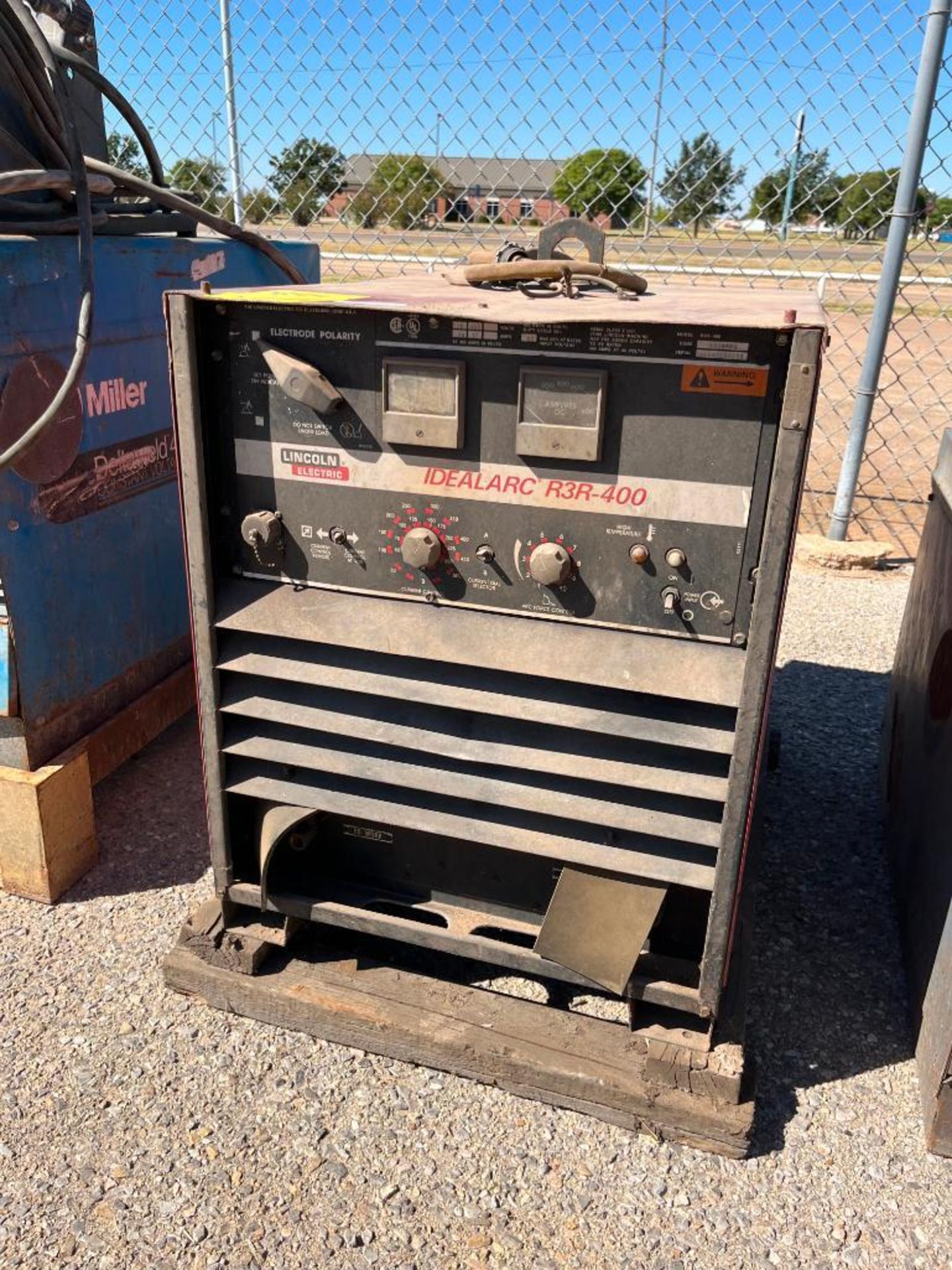 Lincoln Idealarc R3R-400 Welding Power Source