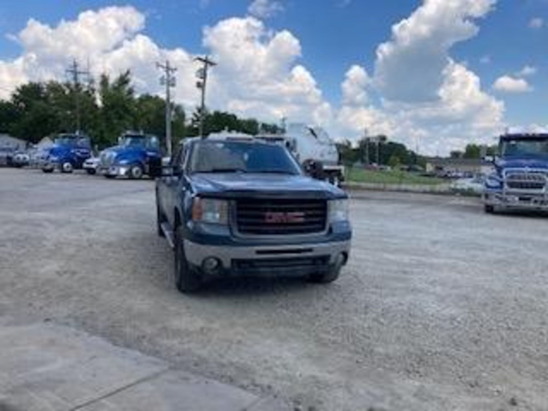 2008 GMC 2500, 6.0 GAS ENGINE, VIN 1GTHK23K08F209852, 232,491 MILES (LOCATED AT 2640 LEFFERSON ROAD - Image 2 of 4