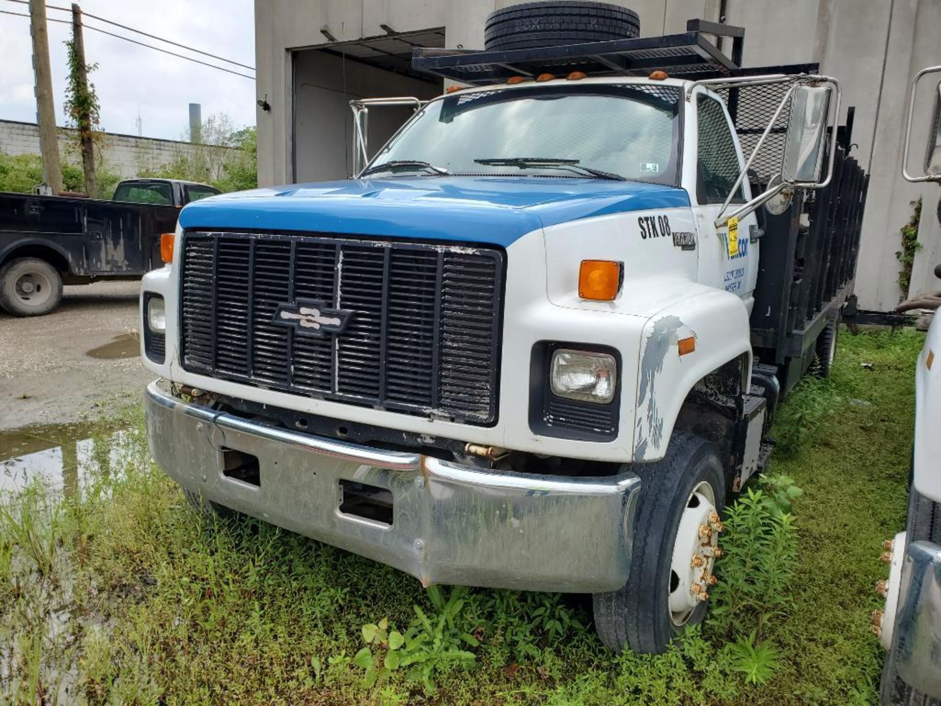 1995 GMC KODIAK STAKE BED TRUCK, VIN 1GDJ6H1J1SJ502145, DIESEL ENGINE, WOOD DECK, DUAL TIRES, REAR G - Image 3 of 9