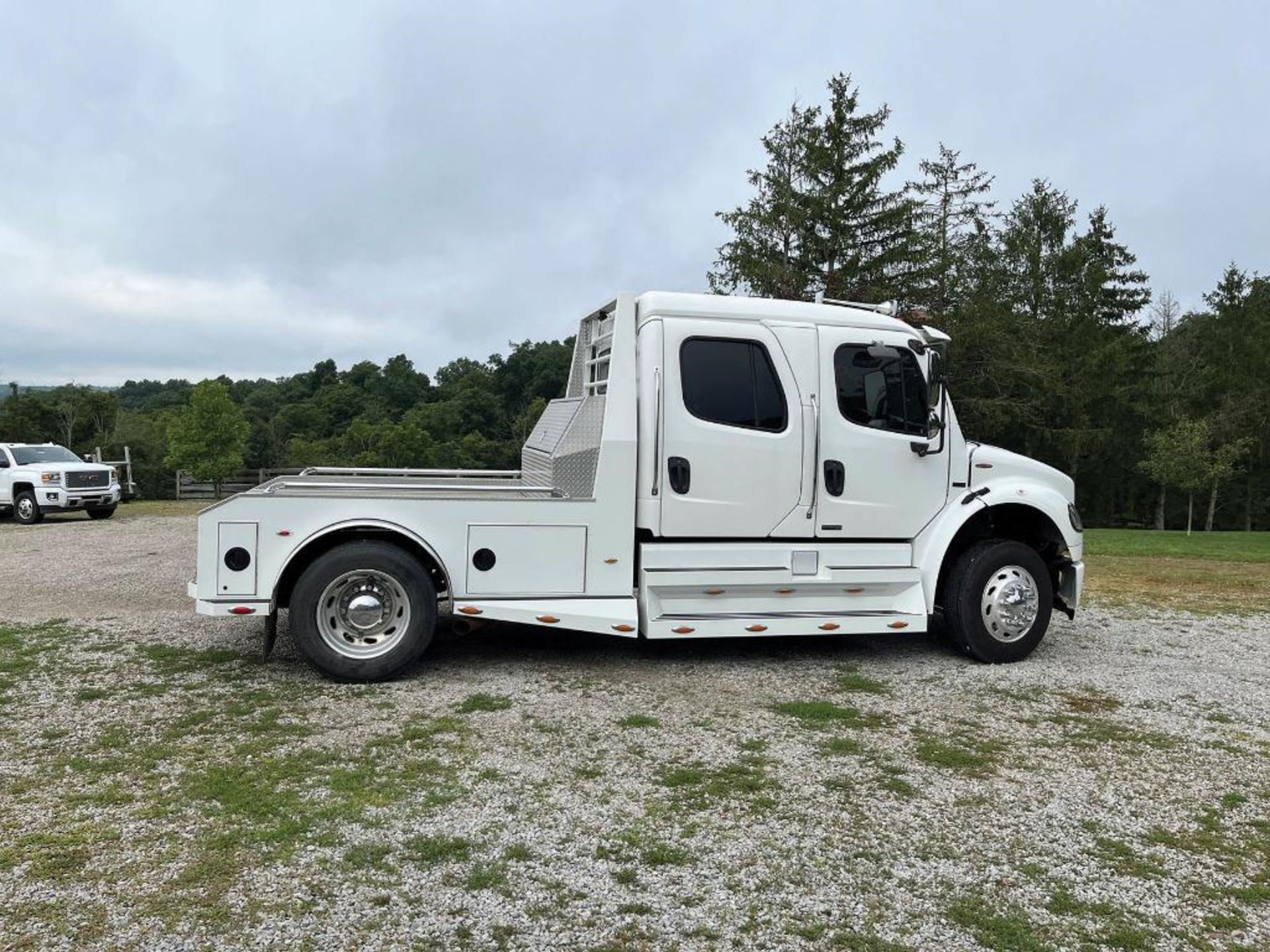 2007 FREIGHTLINER SPORT CHASSIS M2 TRUCK, 330HP MERCEDES DIESEL ENGINE, ALLISON AUTOMATIC TRANSMISSI - Image 4 of 12