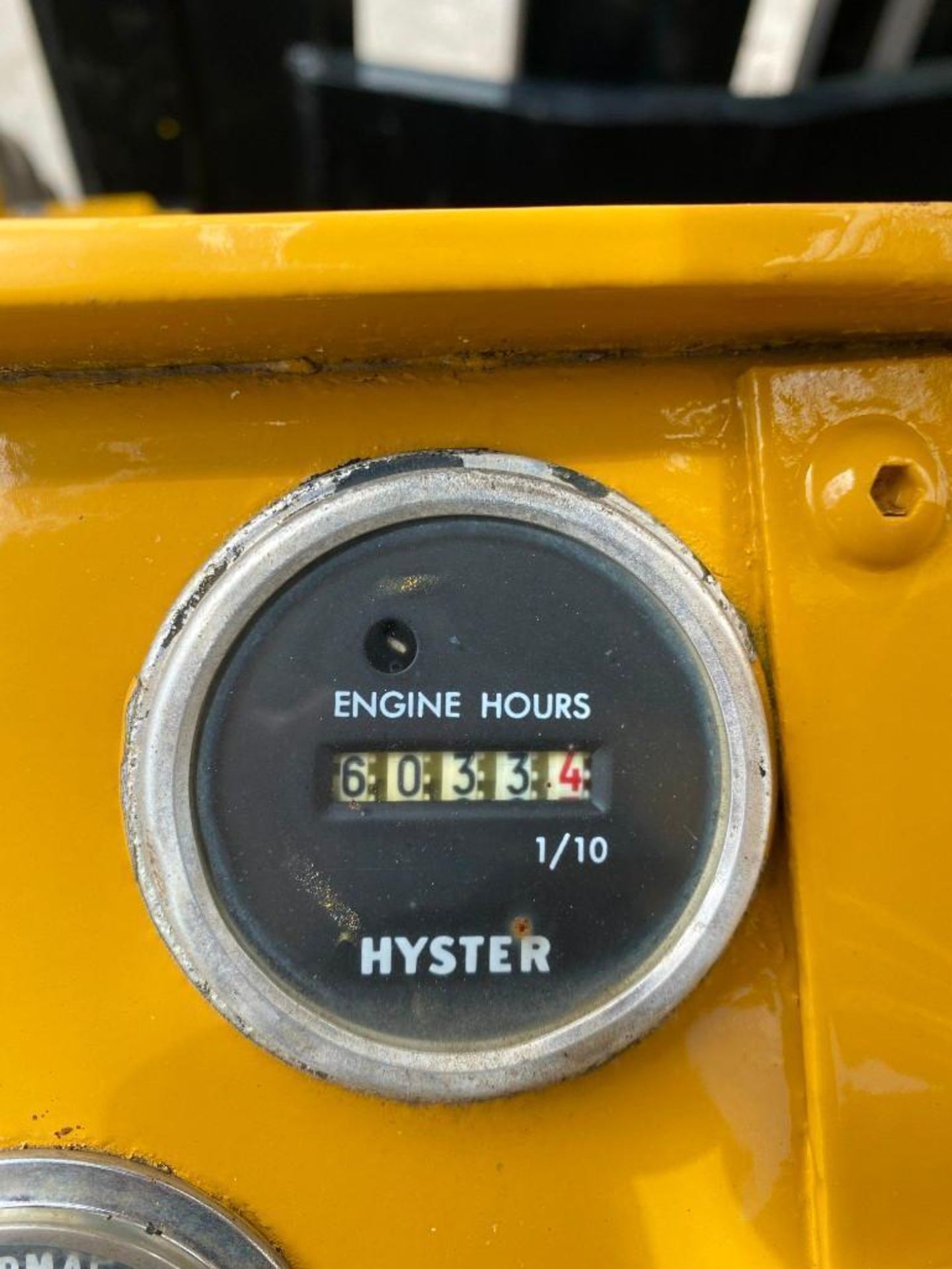 Hyster 40,000 lb. capacity forklift, model h400b, s/n b8p-1531n, LPG, lever shift transmission, dual - Image 15 of 20