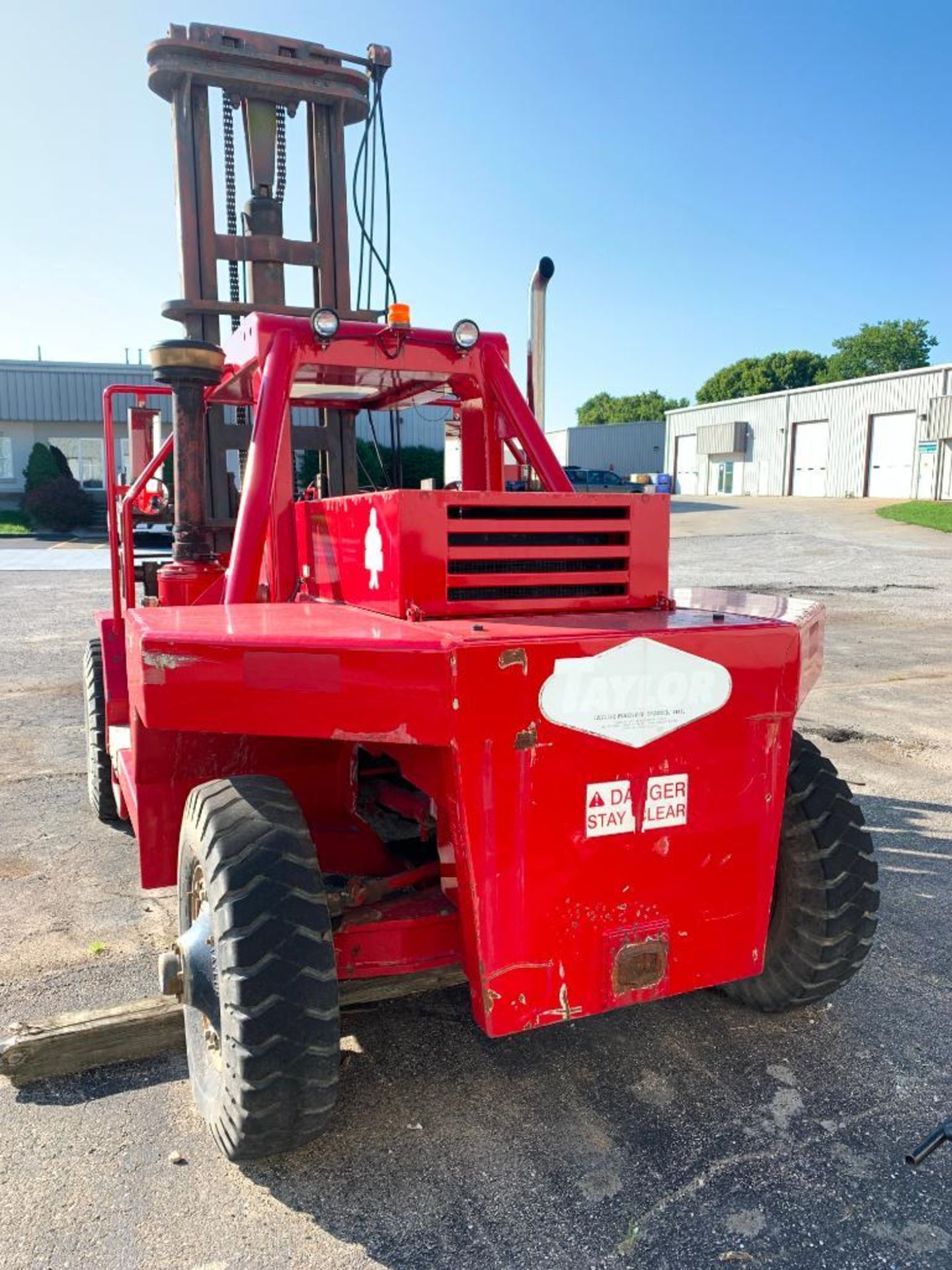 Taylor 30,000 lb. capacity forklift, model y-30-wom, s/n s-42-10290, diesel, dual drive pneumatic ti - Image 9 of 12