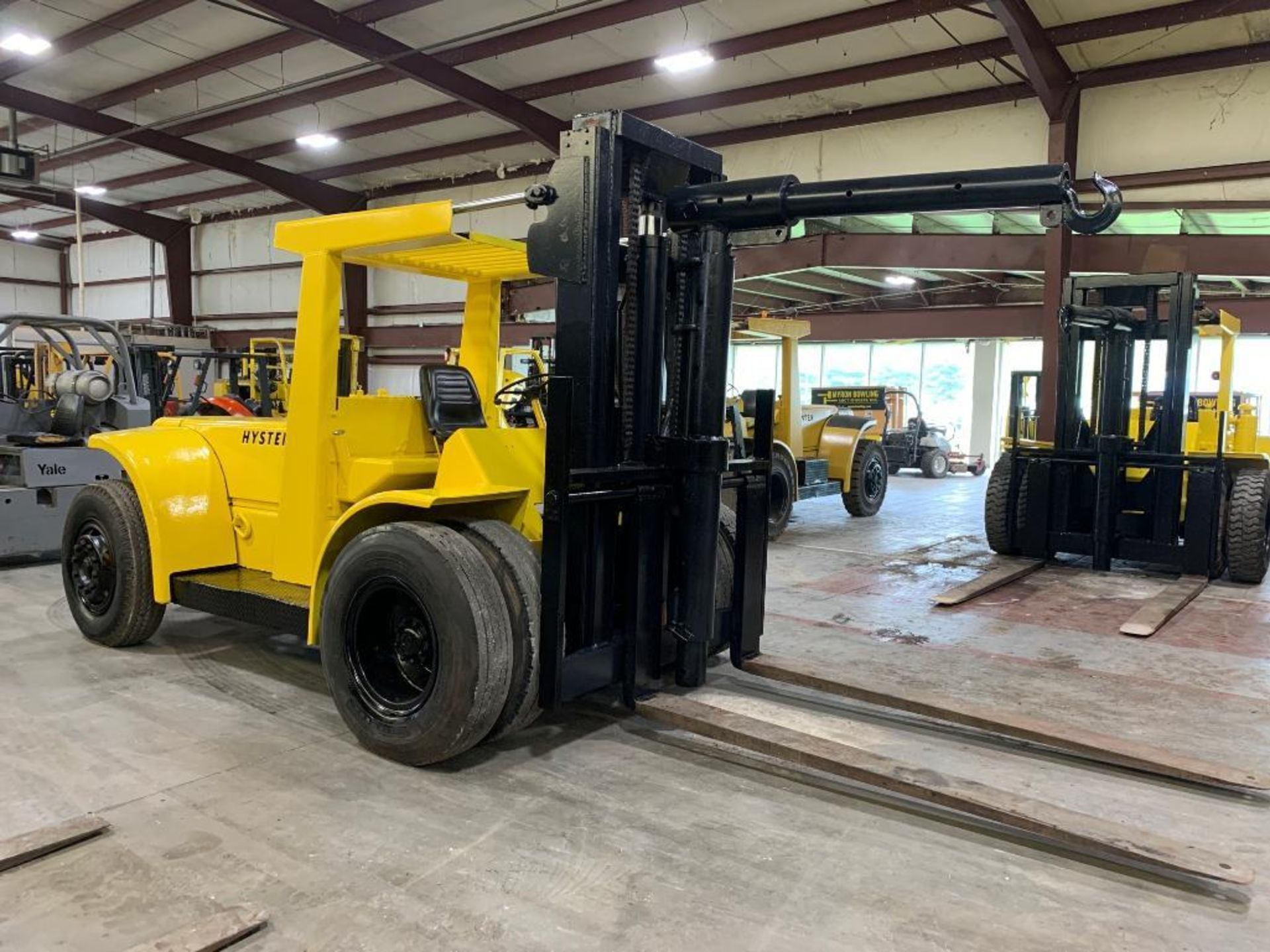 Hyster 22,500 lb. capacity forklift, model h225e, s/n n/a, gasoline, dual drive pneumatic tires, 2-s - Image 4 of 7