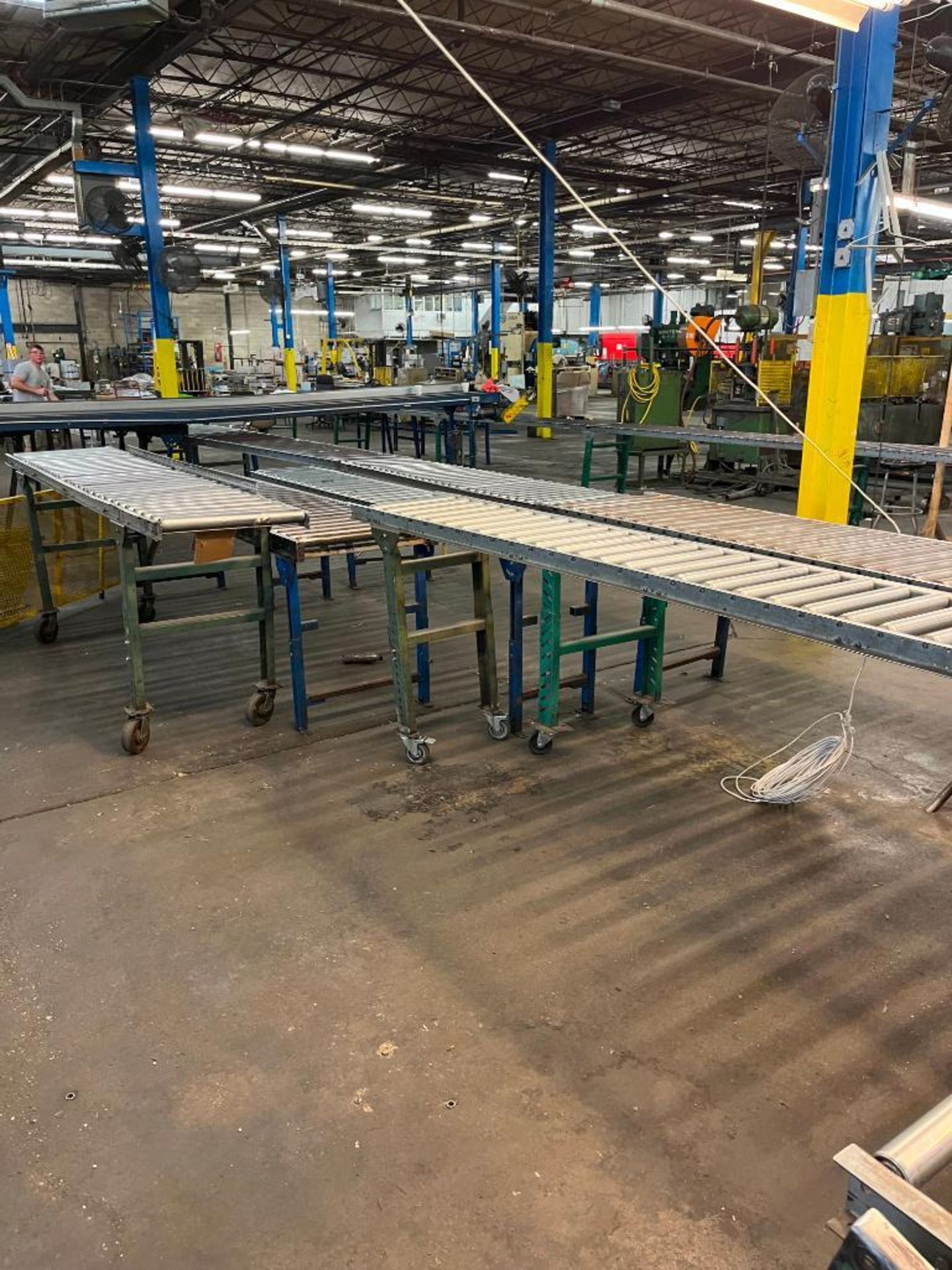 LARGE LOT OF ASSORTED POWER & ROLLING CONVEYOR - Image 2 of 5