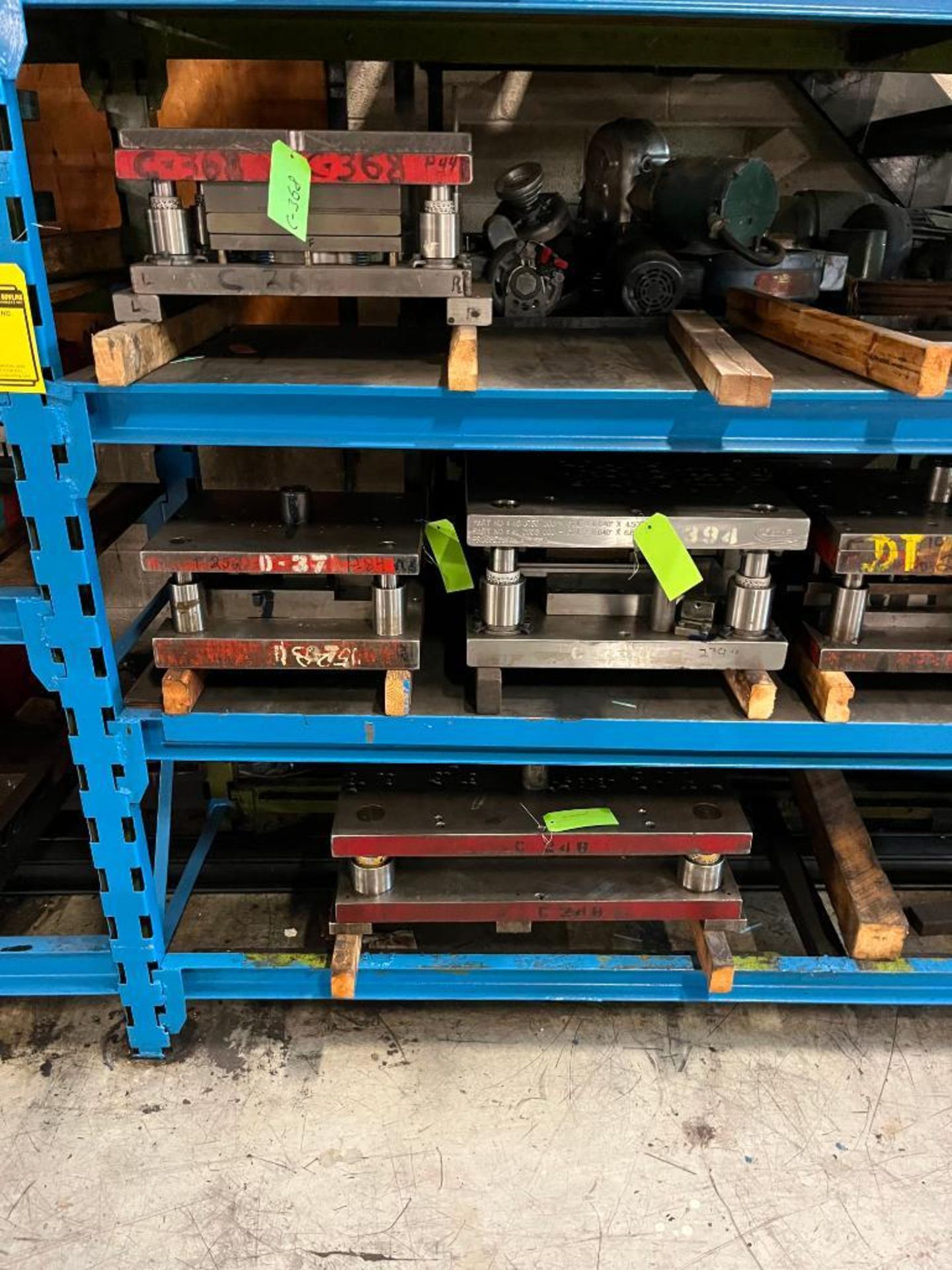 RACK & CONTENT: (20) ASSORTED SIZE DIES, (2) ELECTRIC MOTORS - Image 3 of 4