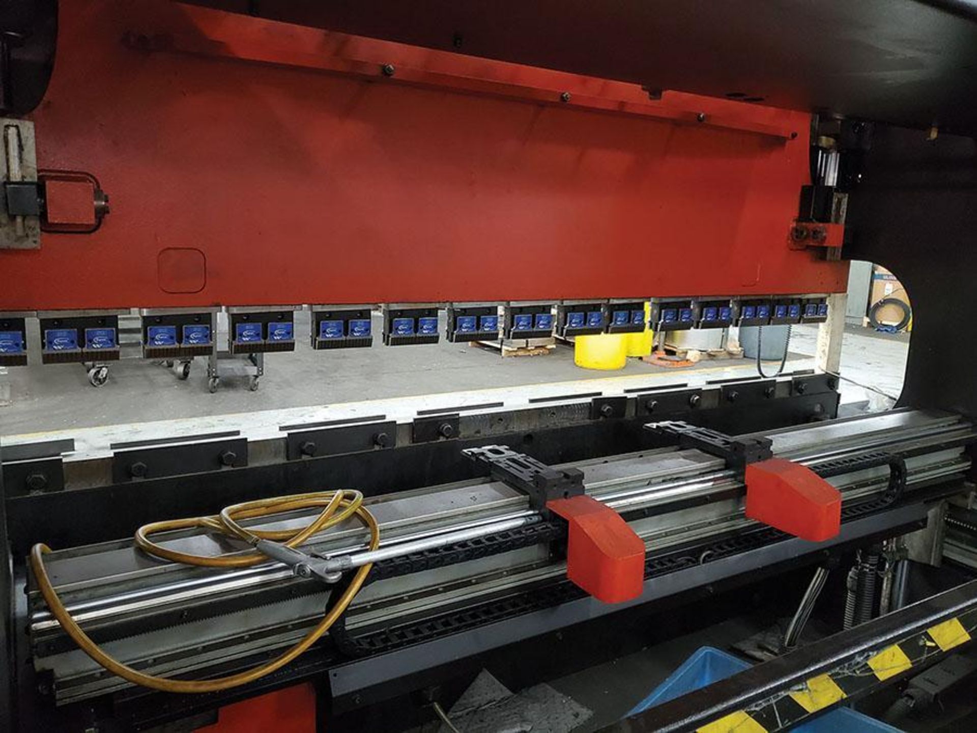 2001 AMADA HFE 100-3S CNC PRESS BRAKE, S/N HFE 100-3S V010635, 1000KN, 200MM, 460V, 10' BED, DUAL FO - Image 6 of 10