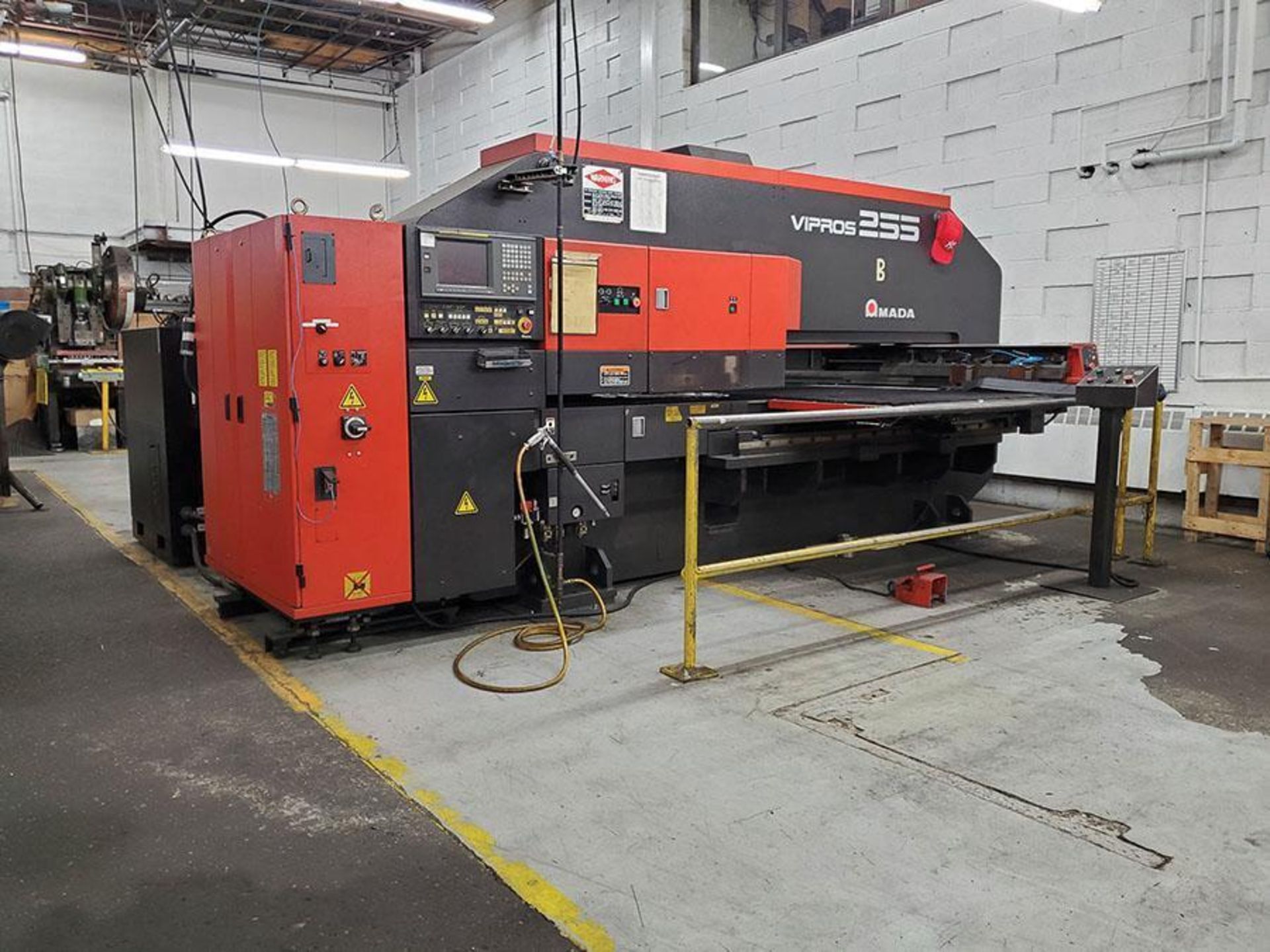 2002 AMADA VIPROS 255 CNC TURRET PUNCH, 20-TON CAPACITY, 31-TURRET STATIONS, S/N AVP55361, FANUC SER - Image 2 of 9