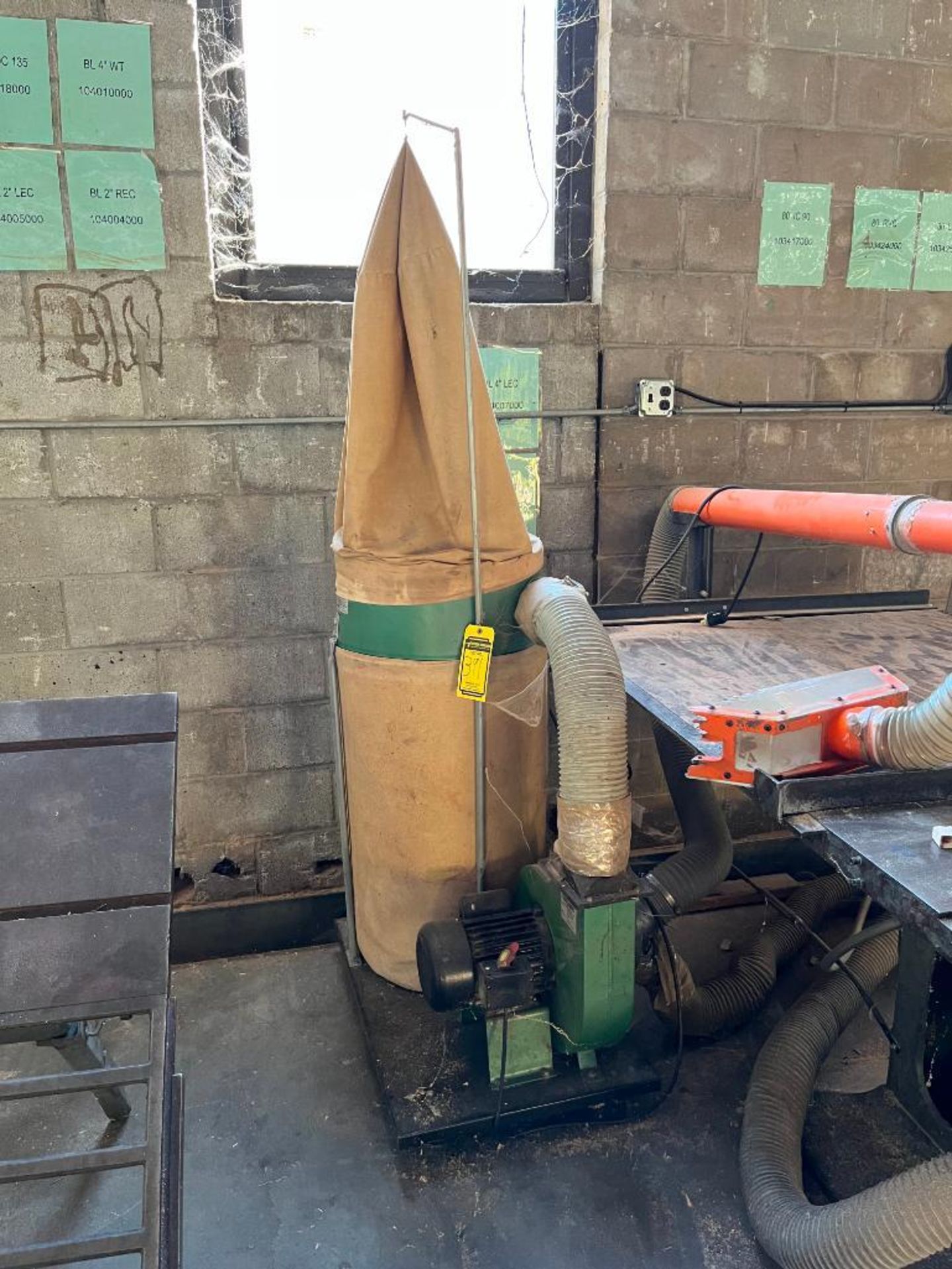 12" CUT TABLE SAW, 220V, W/ CENTRAL MACHINERY 70-GAL. DUST COLLECTOR, 2HP, SINGLE PHASE - Image 4 of 4