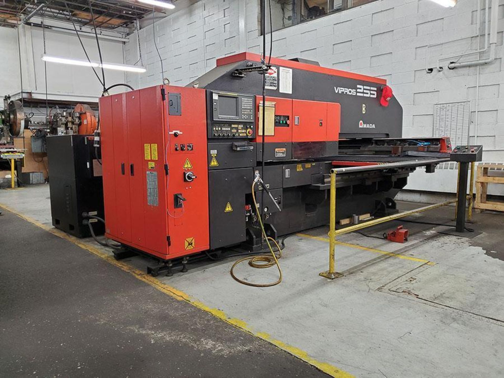 2002 AMADA VIPROS 255 CNC TURRET PUNCH, 20-TON CAPACITY, 31-TURRET STATIONS, S/N AVP55361, FANUC SER - Image 3 of 9