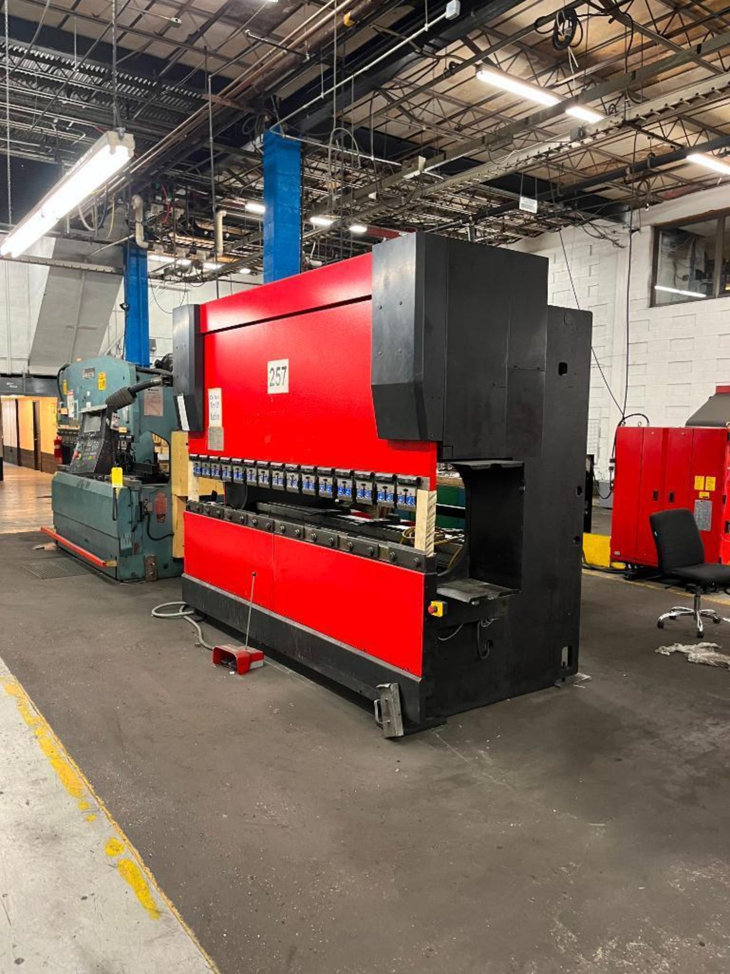 2001 AMADA HFE 100-3S CNC PRESS BRAKE, S/N HFE 100-3S V010635, 1000KN, 200MM, 460V, 10' BED, DUAL FO - Image 8 of 10