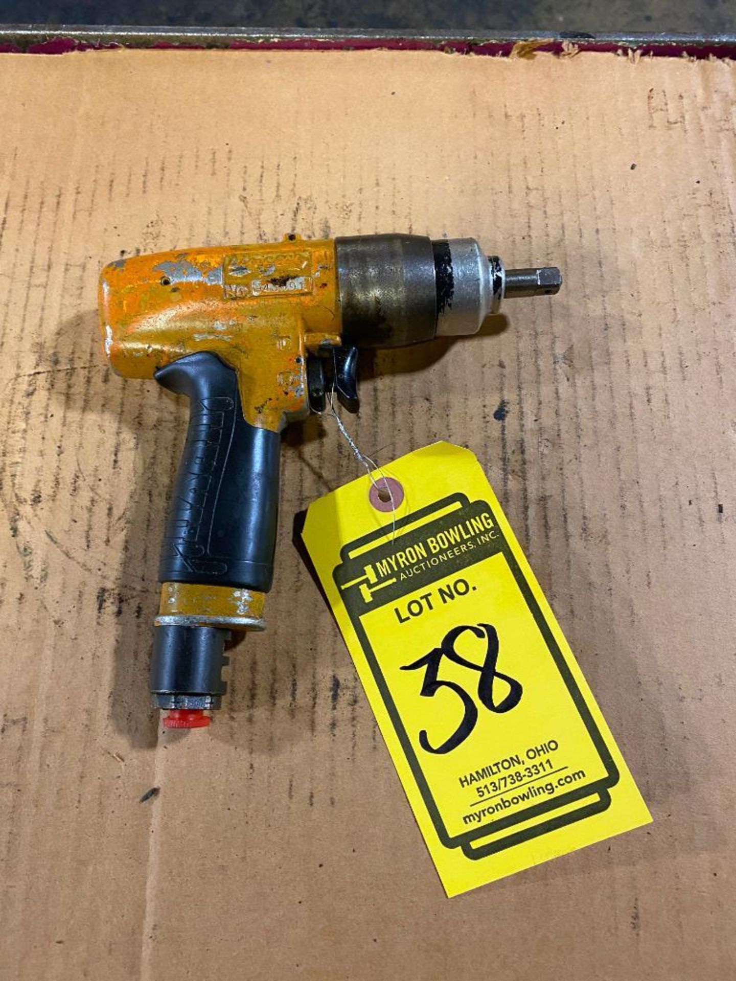 Uryu T50 3/8" Pneumatic Impact Wrench - Image 2 of 2