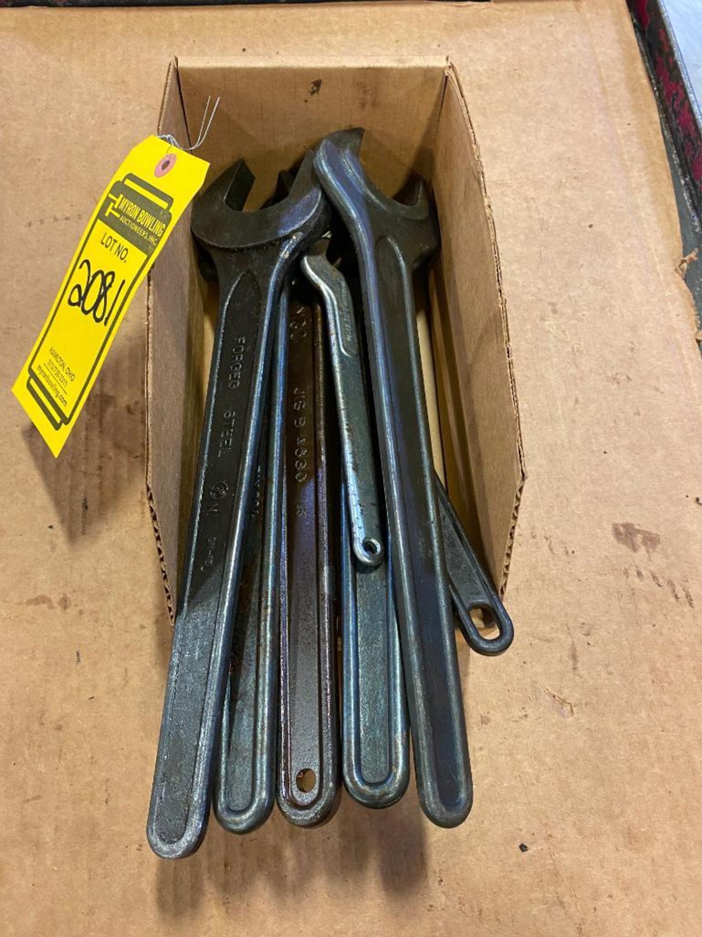 Box w/ Assorted Wrenches