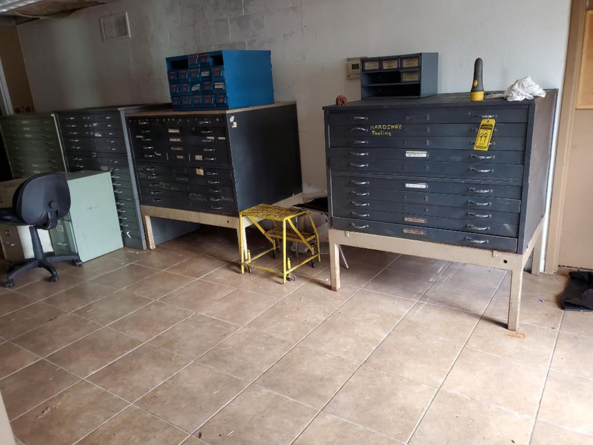 CONTENT OF OFFICE AREA: METAL BLUEPRINT FILING CABINETS, WOOD & METAL DESK, FILE CABINETS, CHAIRS, & - Image 5 of 10