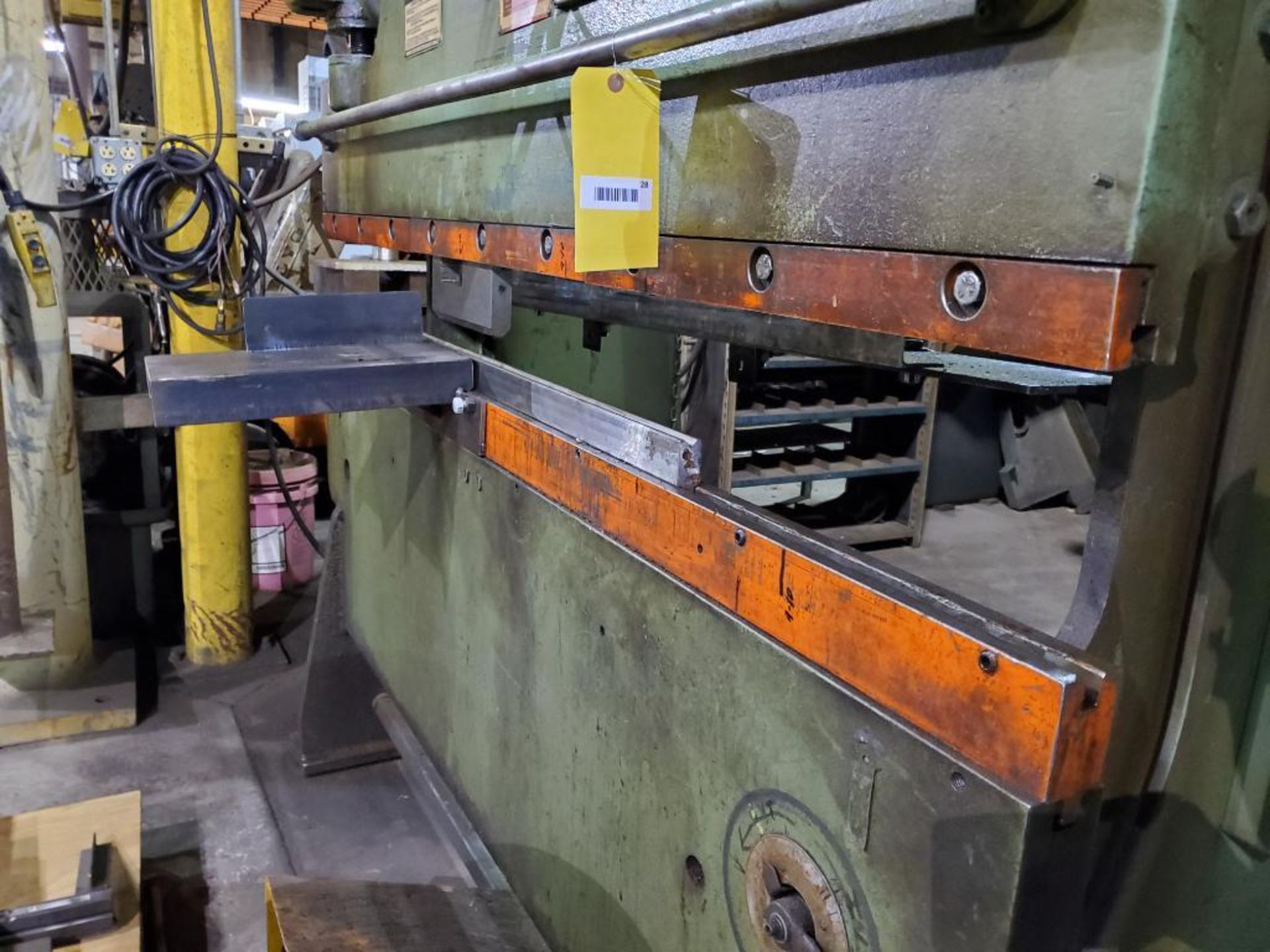 CHICAGO 30-45-TON PRESS BRAKE, MODEL 56-A, S/N L-18289, 6' BED, FOOTSWITCH - Image 4 of 11