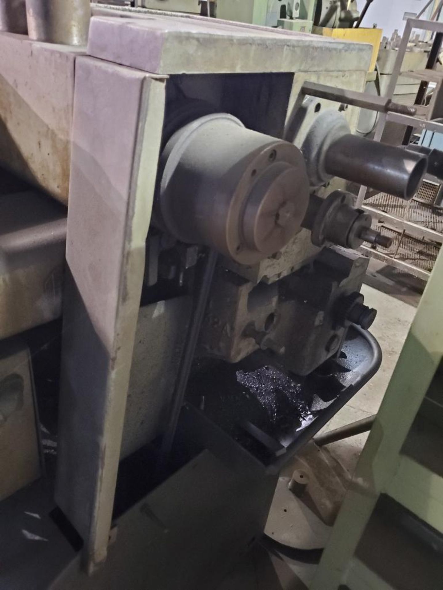 CLAUSING/COLCHESTER HORIZONTAL ENGINE LATHE, 48" BED, SPINDLE CHUCK W/ SPARE 9" 3-JAW CHUCK, TAILSTO - Image 10 of 13