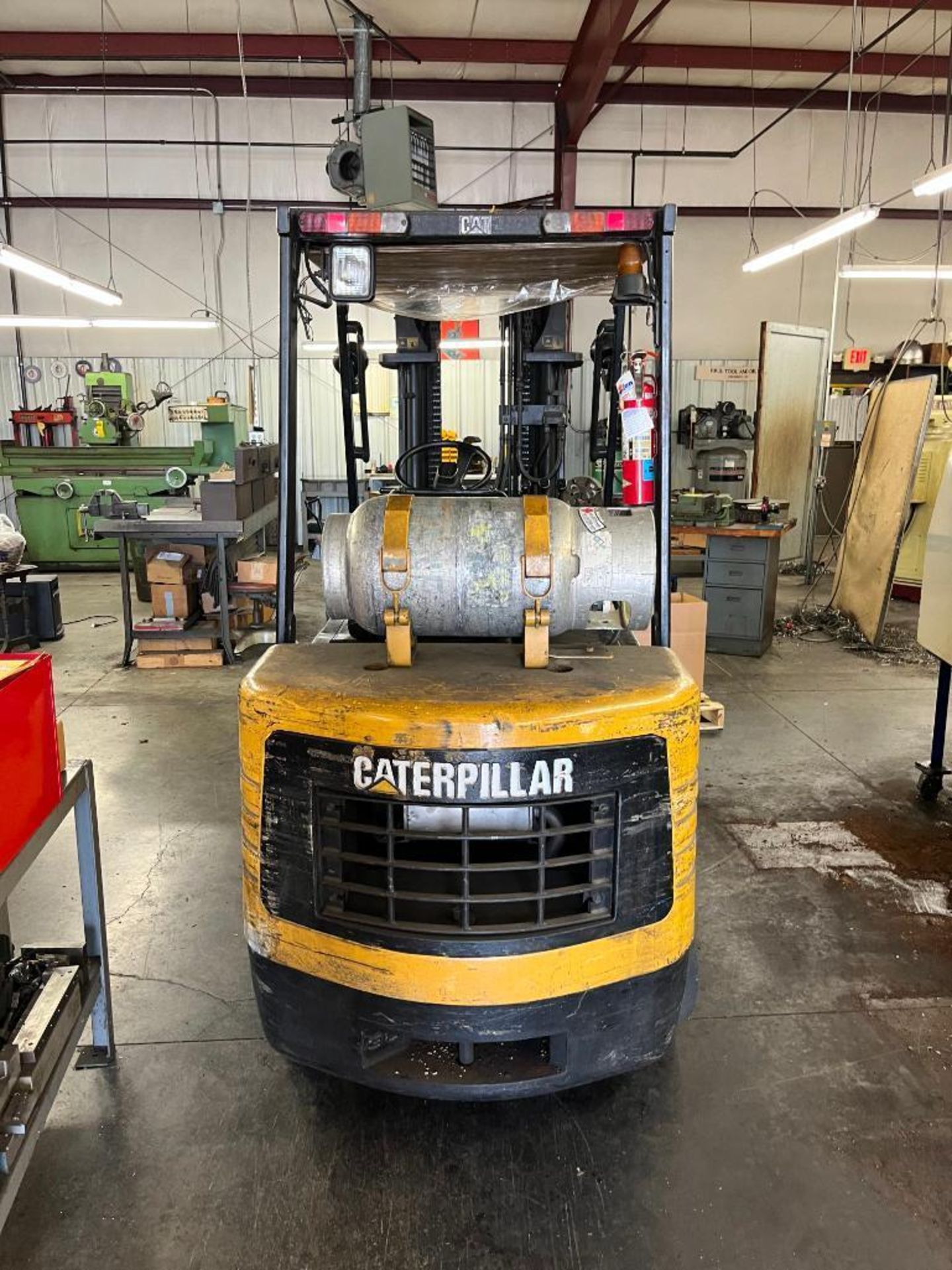 Caterpillar forklift, lp powered, model gc30, s/n 6em-00238, 6,000 lb. cap. 185" lift height, 4' for - Image 4 of 6